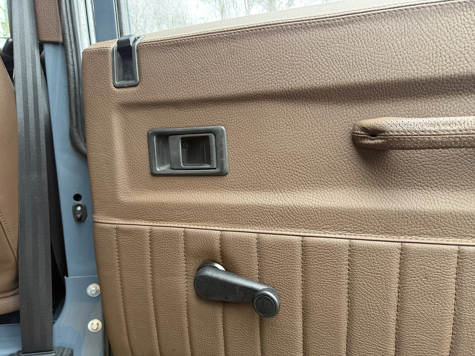 Interiörbild 2000 Land Rover Defender 110 C (56)