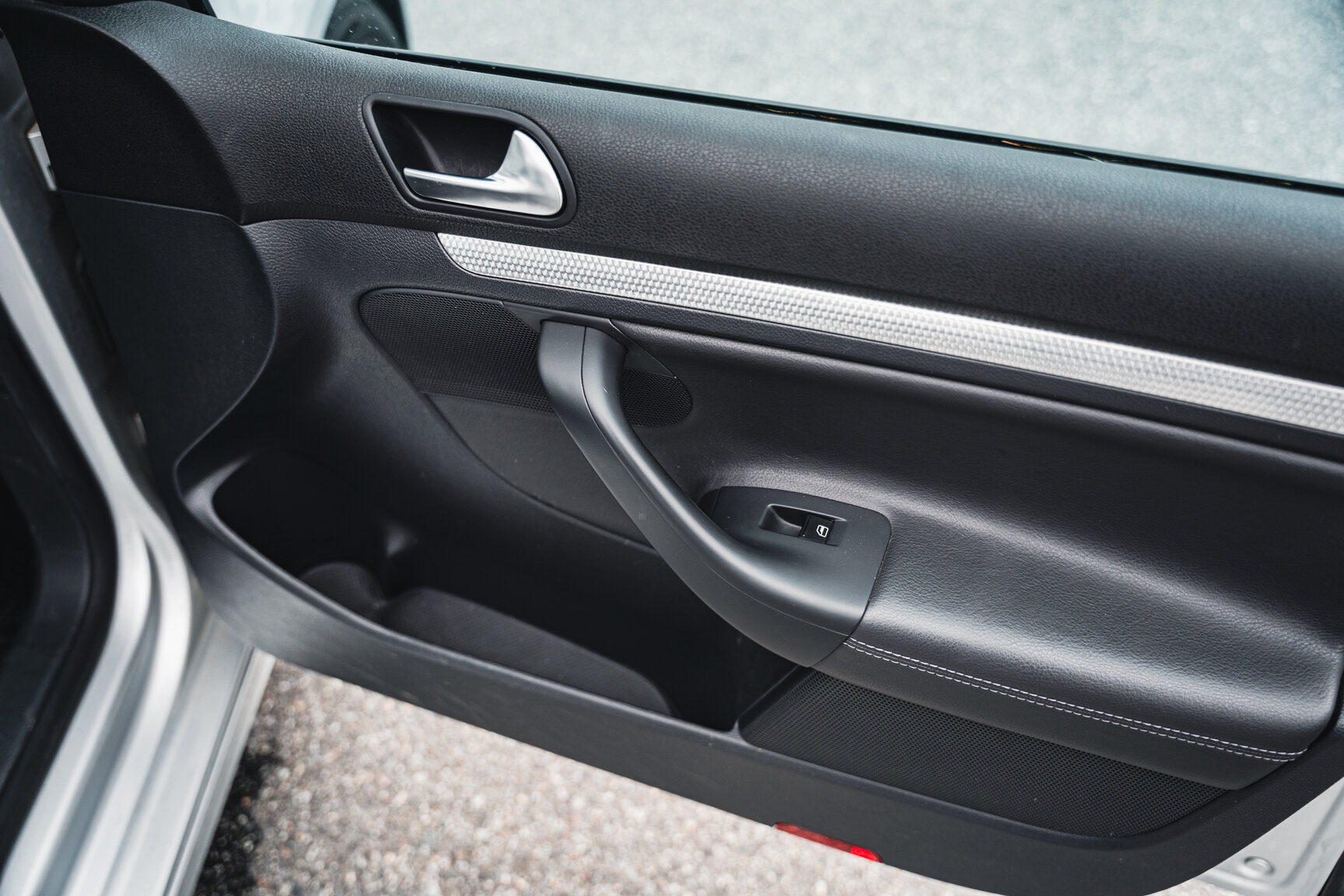 Innenraumfoto von 2007 Volkswagen Golf R32 (71)