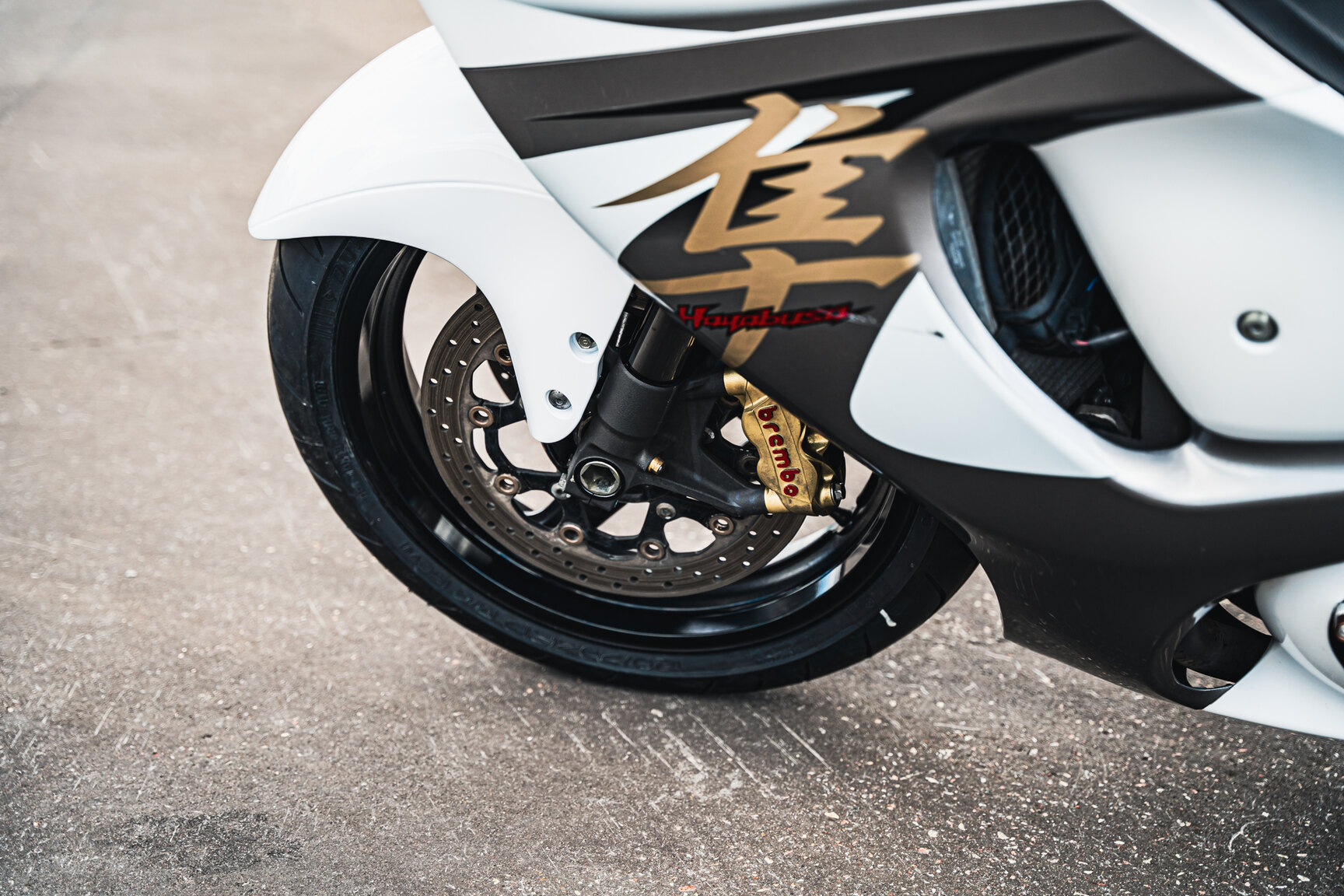 Exteriörbild på 2013 Suzuki GSX1300R Hayabusa