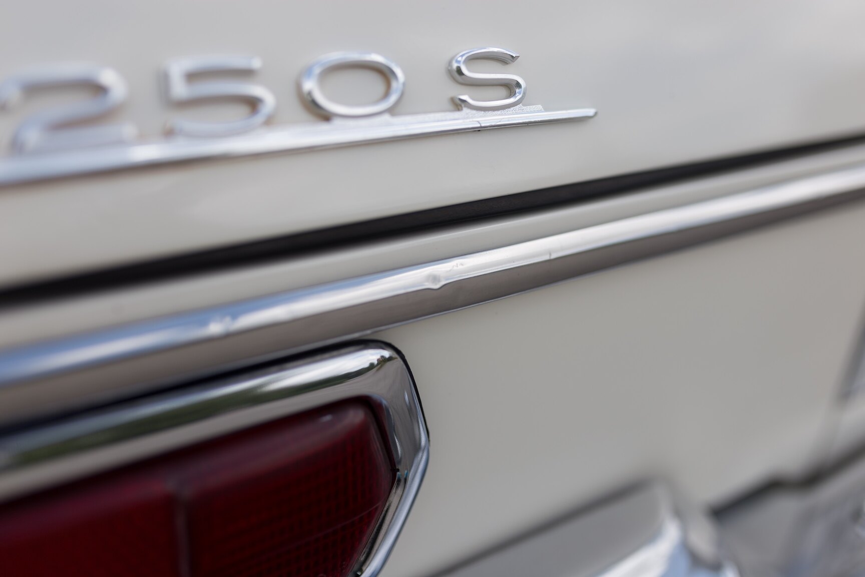 Exterior image of 1966  Mercedes-Benz 250 