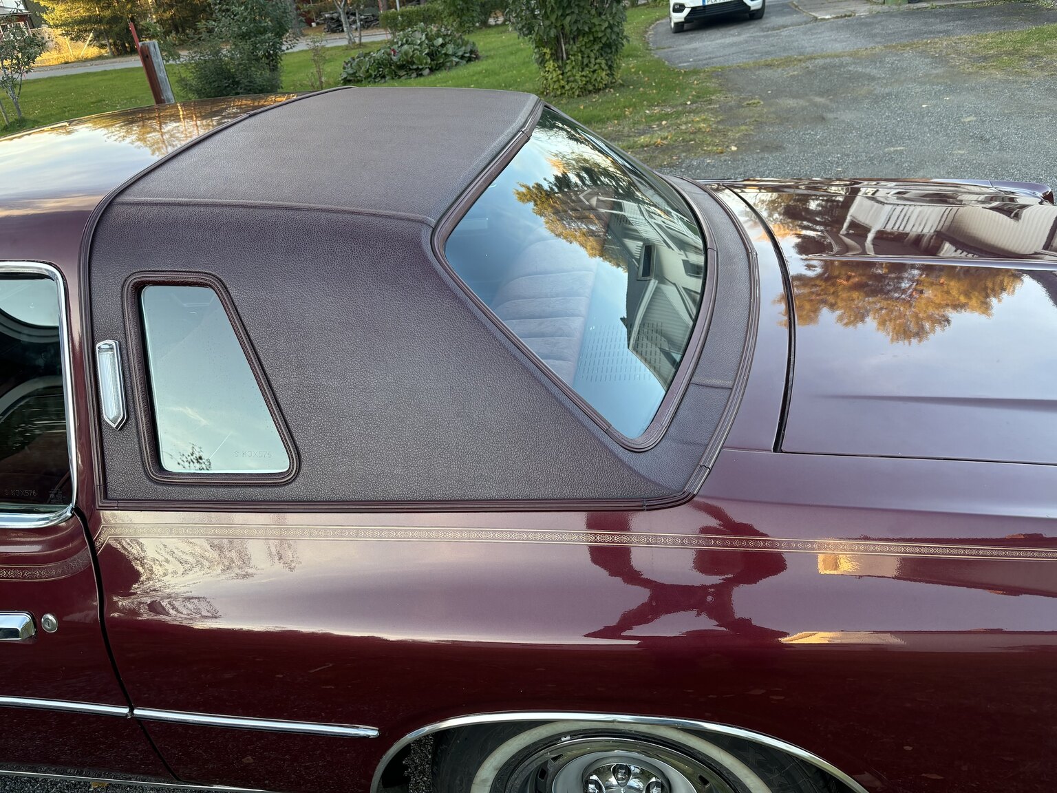 Exteriörbild på 1976 Chrysler Cordoba