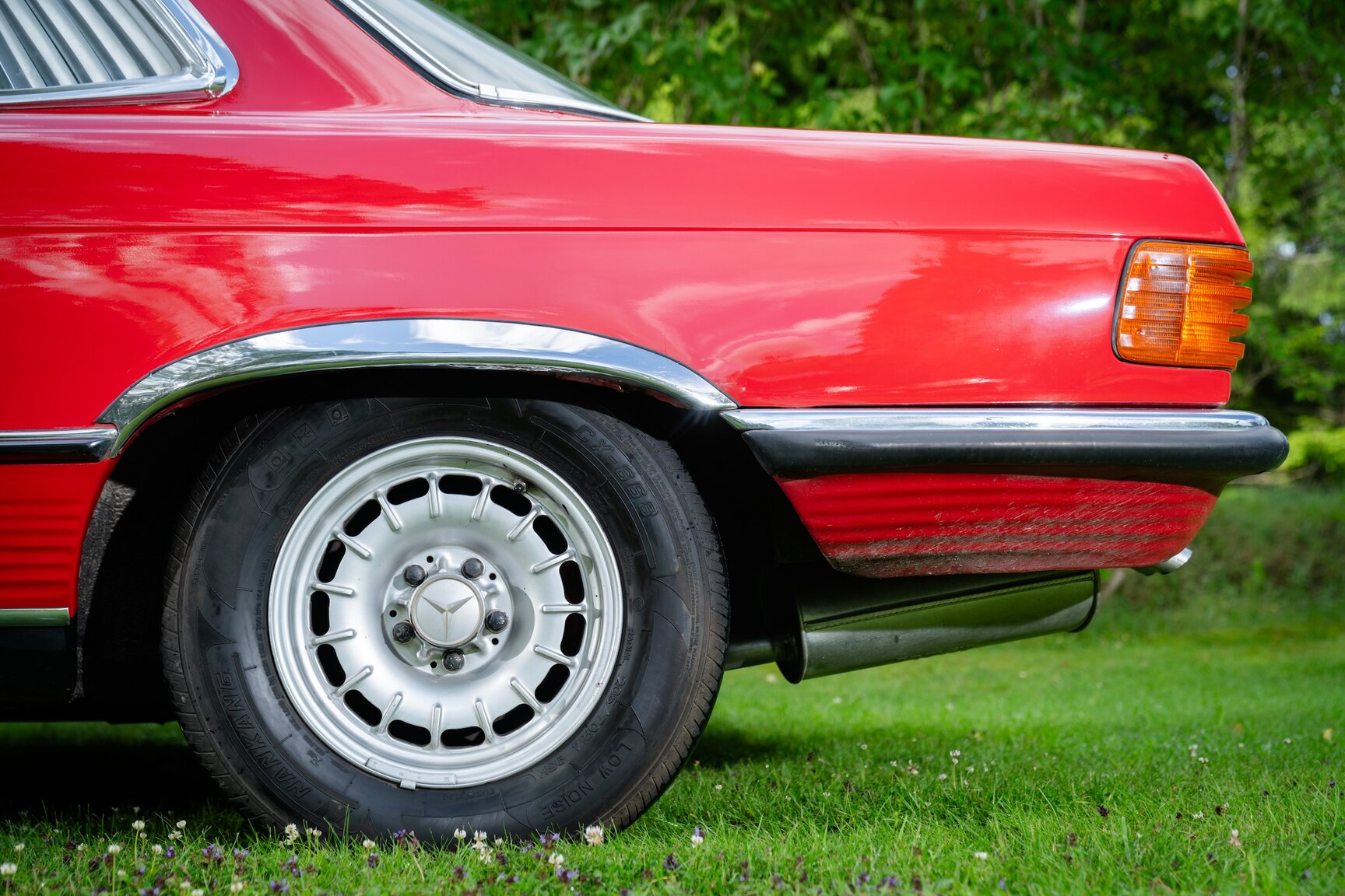 Exteriörbild på 1975 Mercedes-Benz 350 SLC