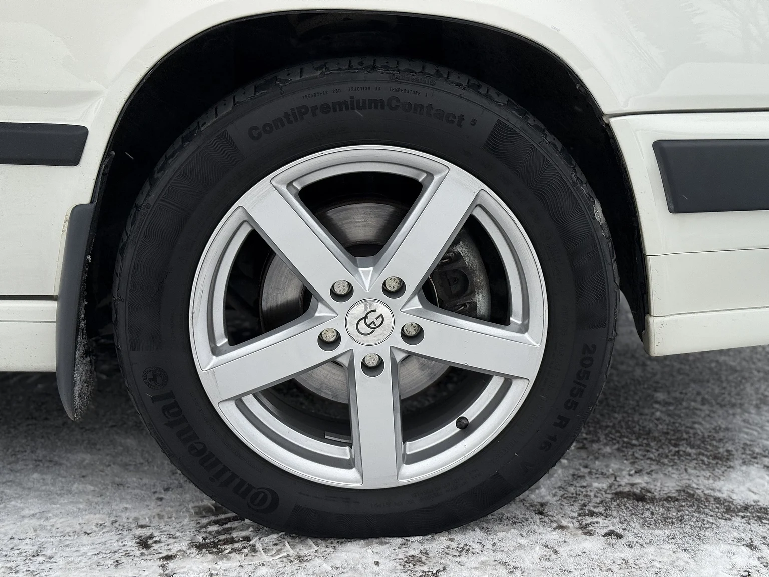 Exteriörbild på 1994 Volvo 850 2.5 SE (26)