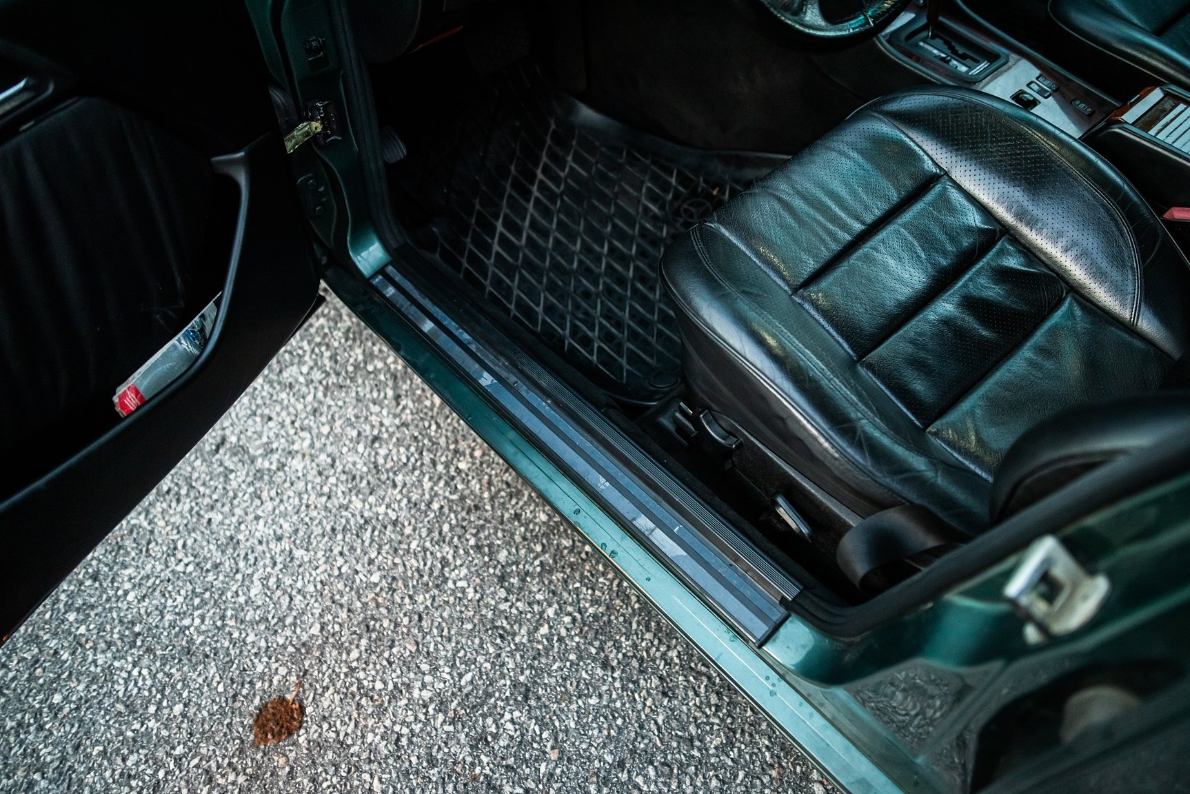 Interior image of 1996 MERCEDES-BENZ E 320 T
