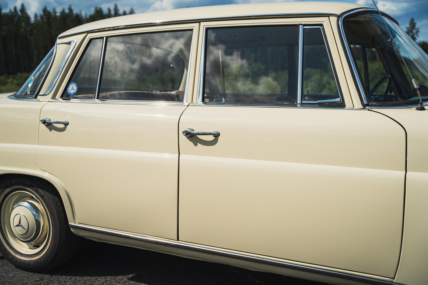 Aussenfoto 1966 Mercedes-Benz 200 D "Heckflosse"