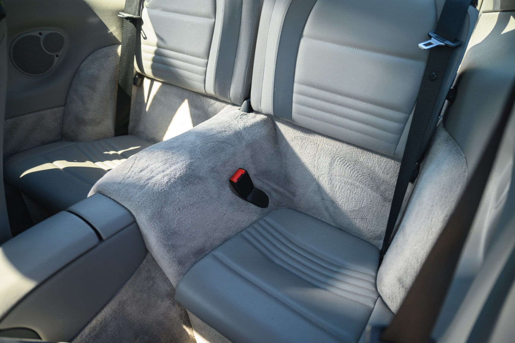 Innenraumfoto von 1998 Porsche 911 Carrera Tiptronic (32)