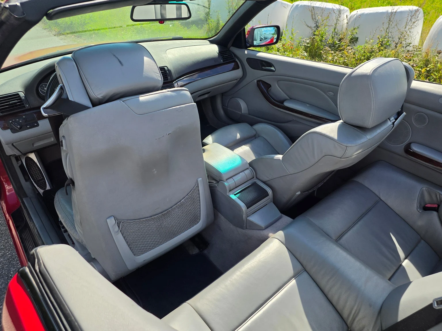 Innenraumfoto von 2002 BMW 330Ci Convertible (29)