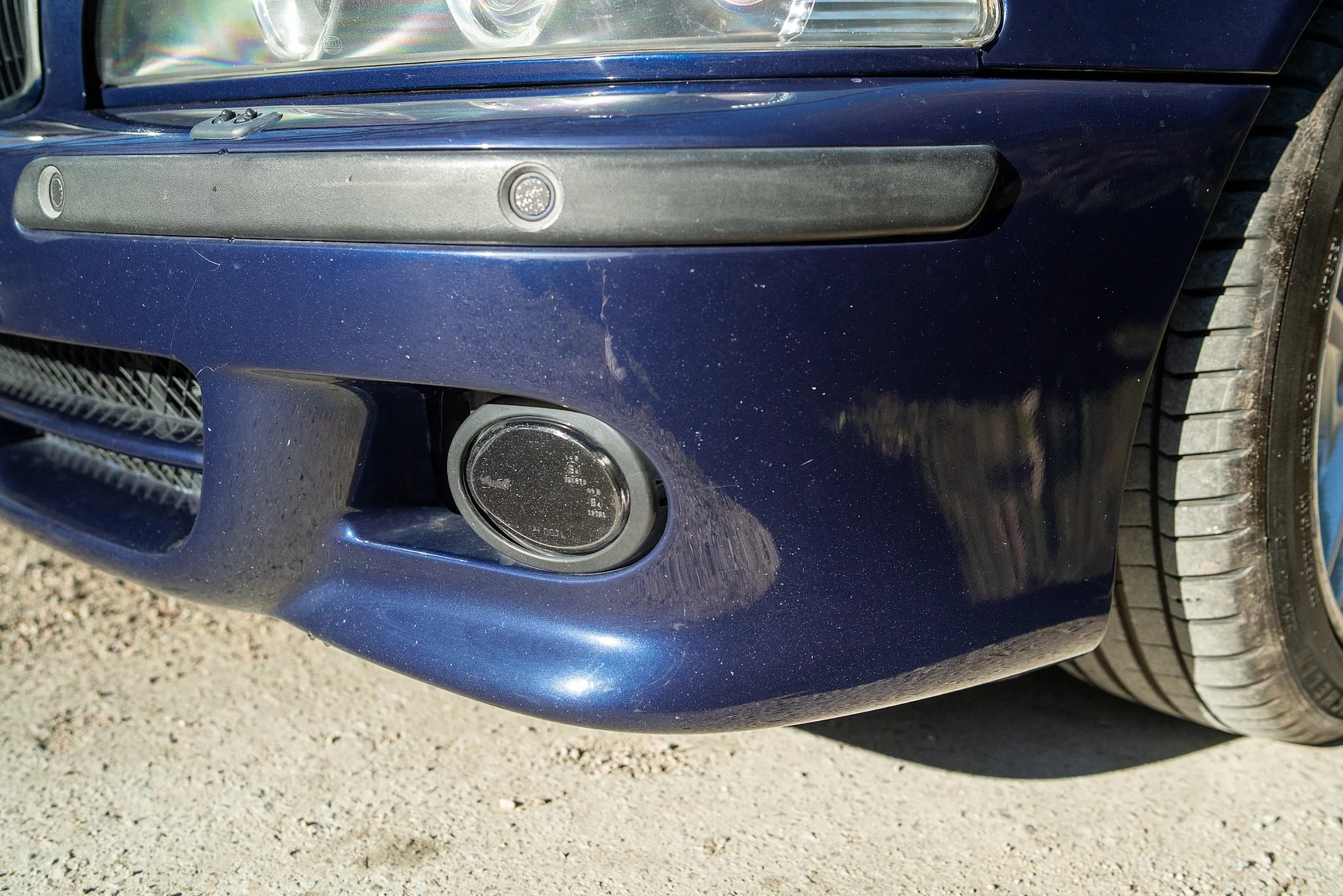 Exterior image of 1996 BMW 540iA (52)