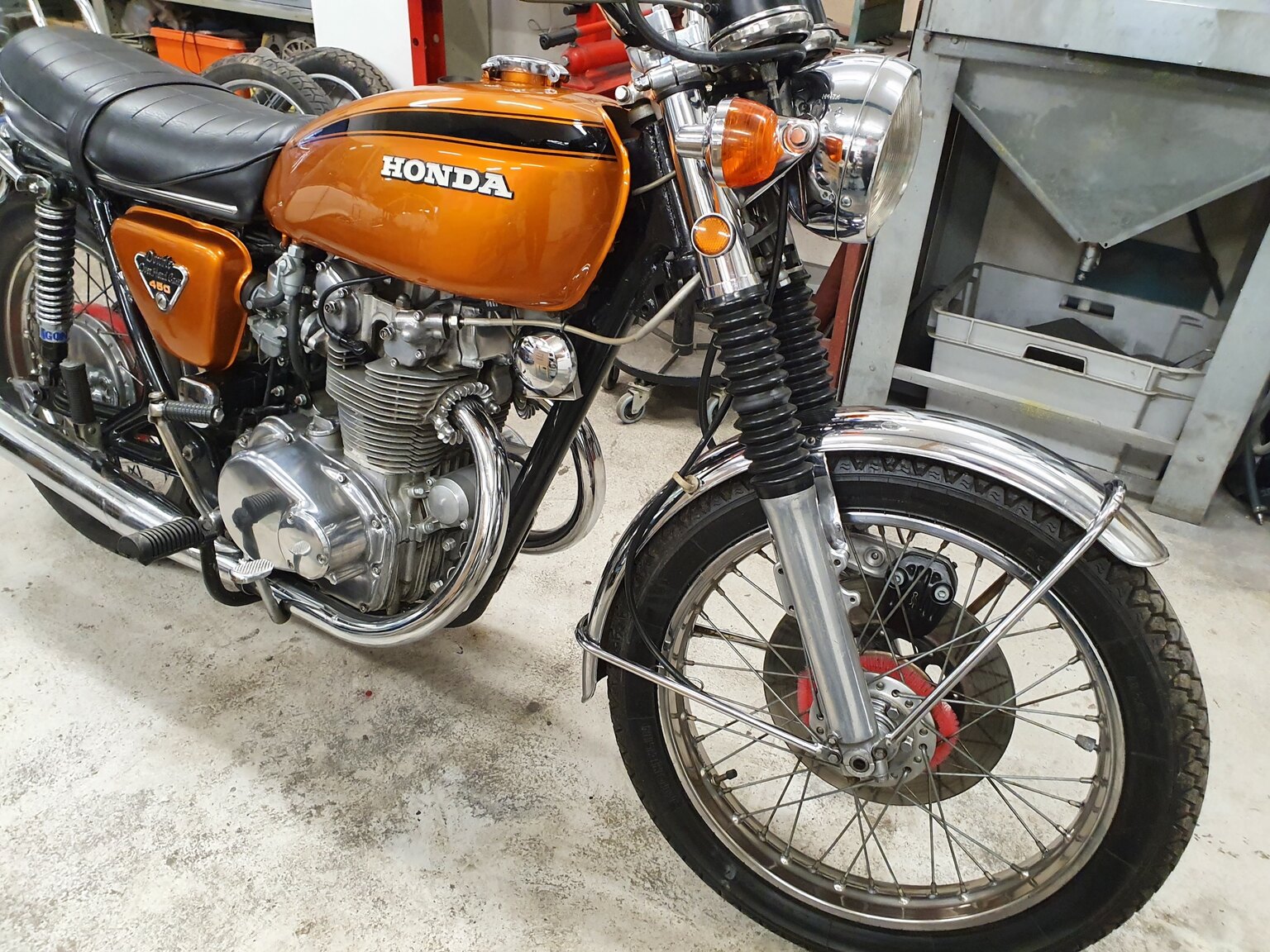 Exterior image of 1971 Honda CB 450 DOHC K3