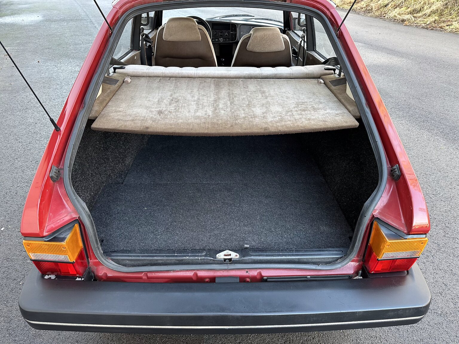 Interior image of 1984 Saab 900 GL