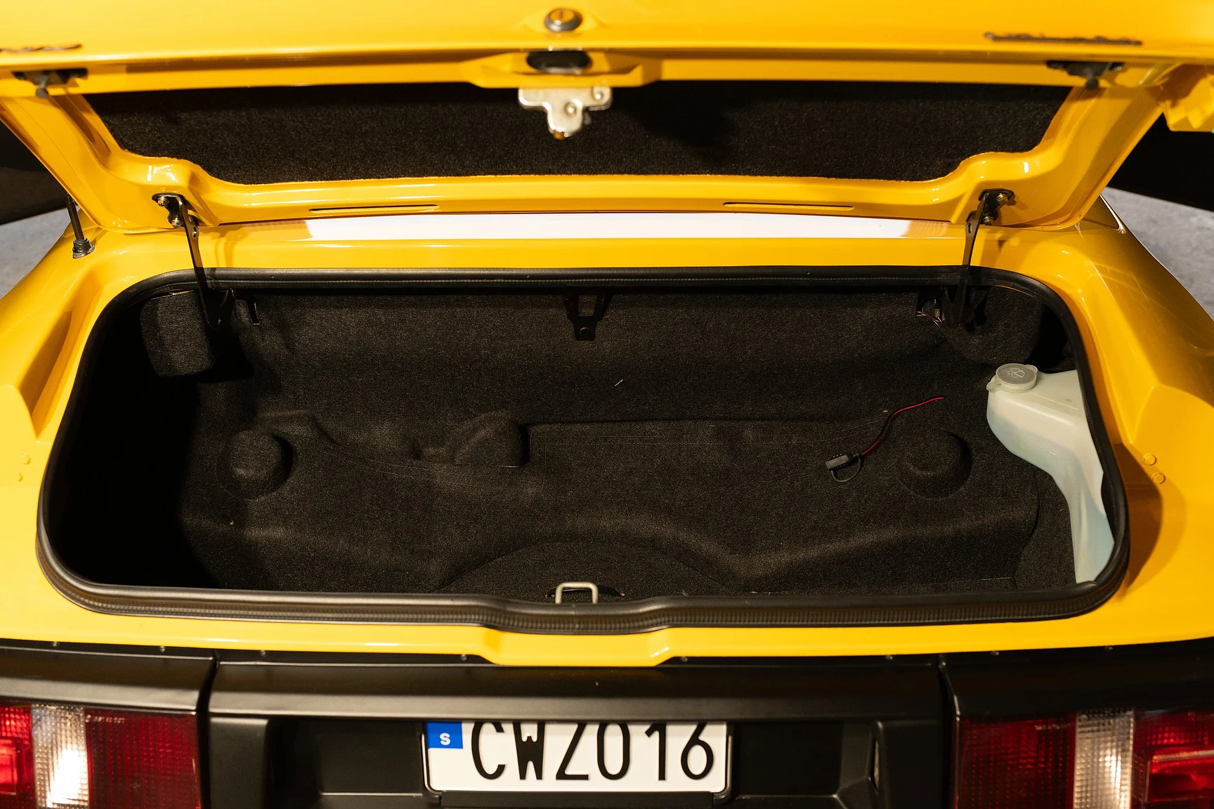 Innenraumfoto von 1995 Lotus Elan Roadster (46)