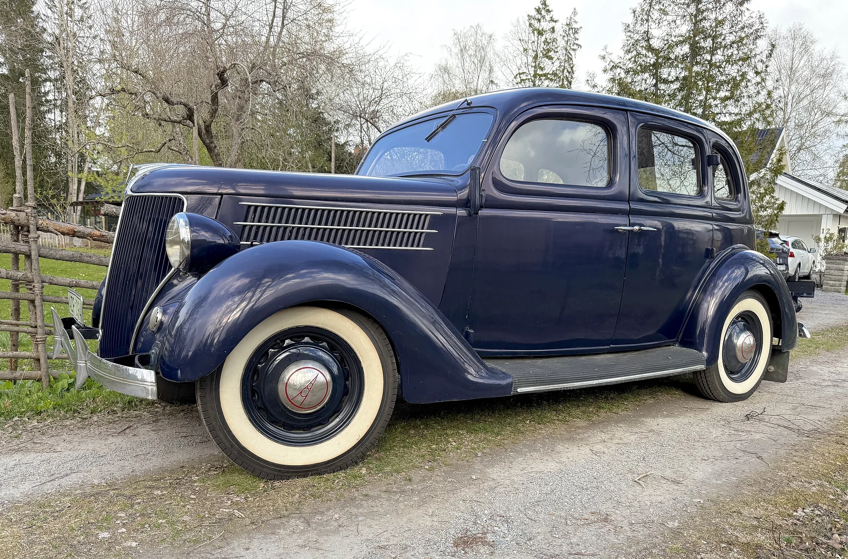 Aussenfoto 1936 Ford 214A Fordor (1)