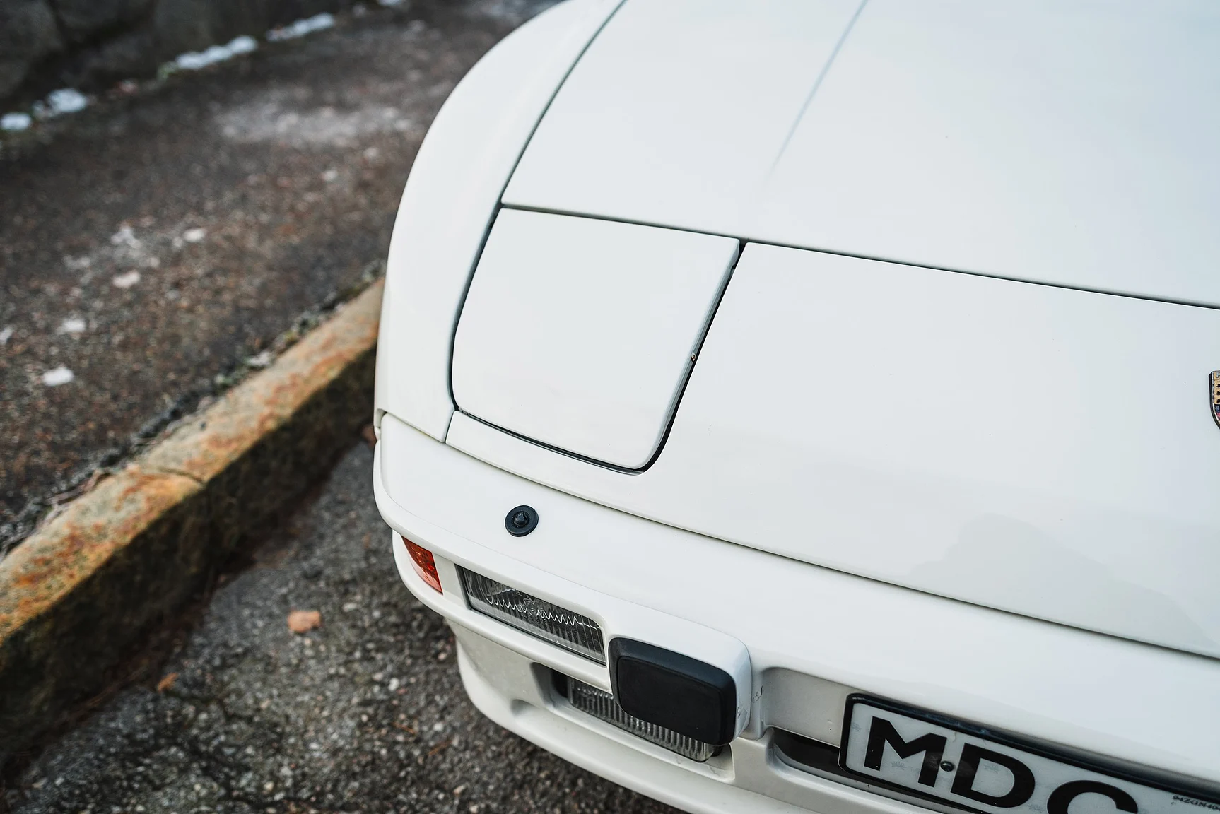 Exterior image of 1986 Porsche 944R (25)