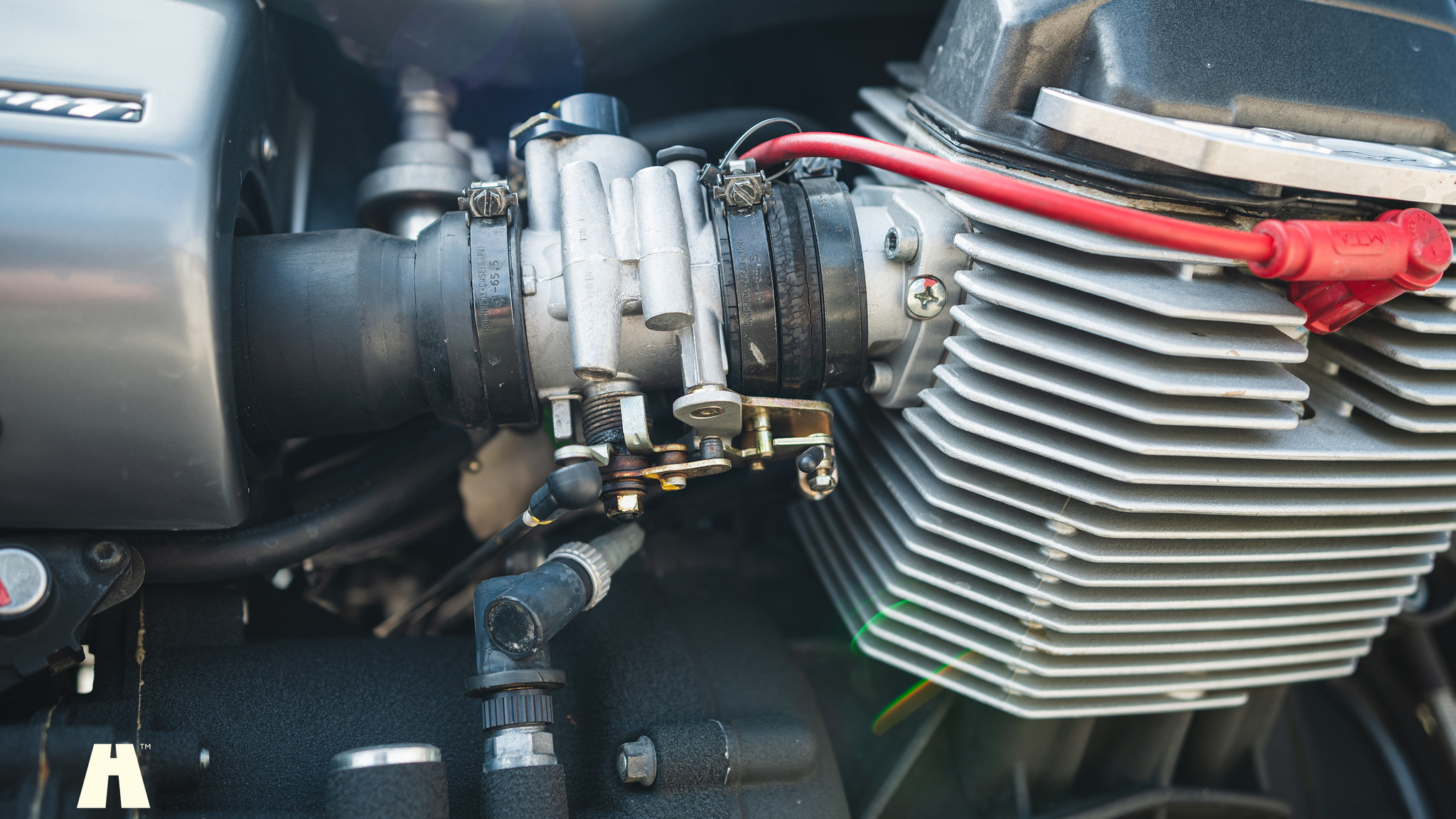 Image of 2002 Moto Guzzi V11 Le Mans mechanics (13)