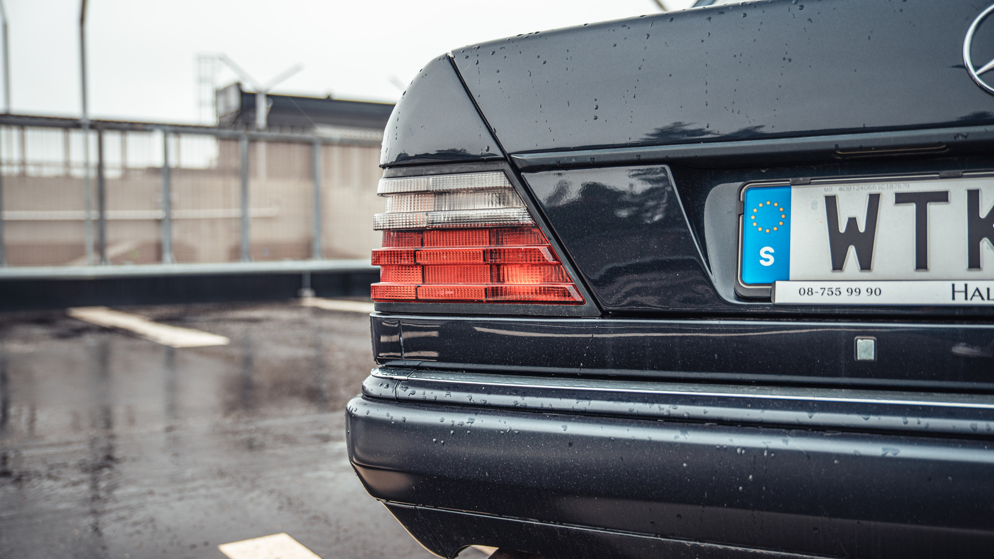 Exteriörbild på 1995 Mercedes Benz E320 Cabriolet (30)