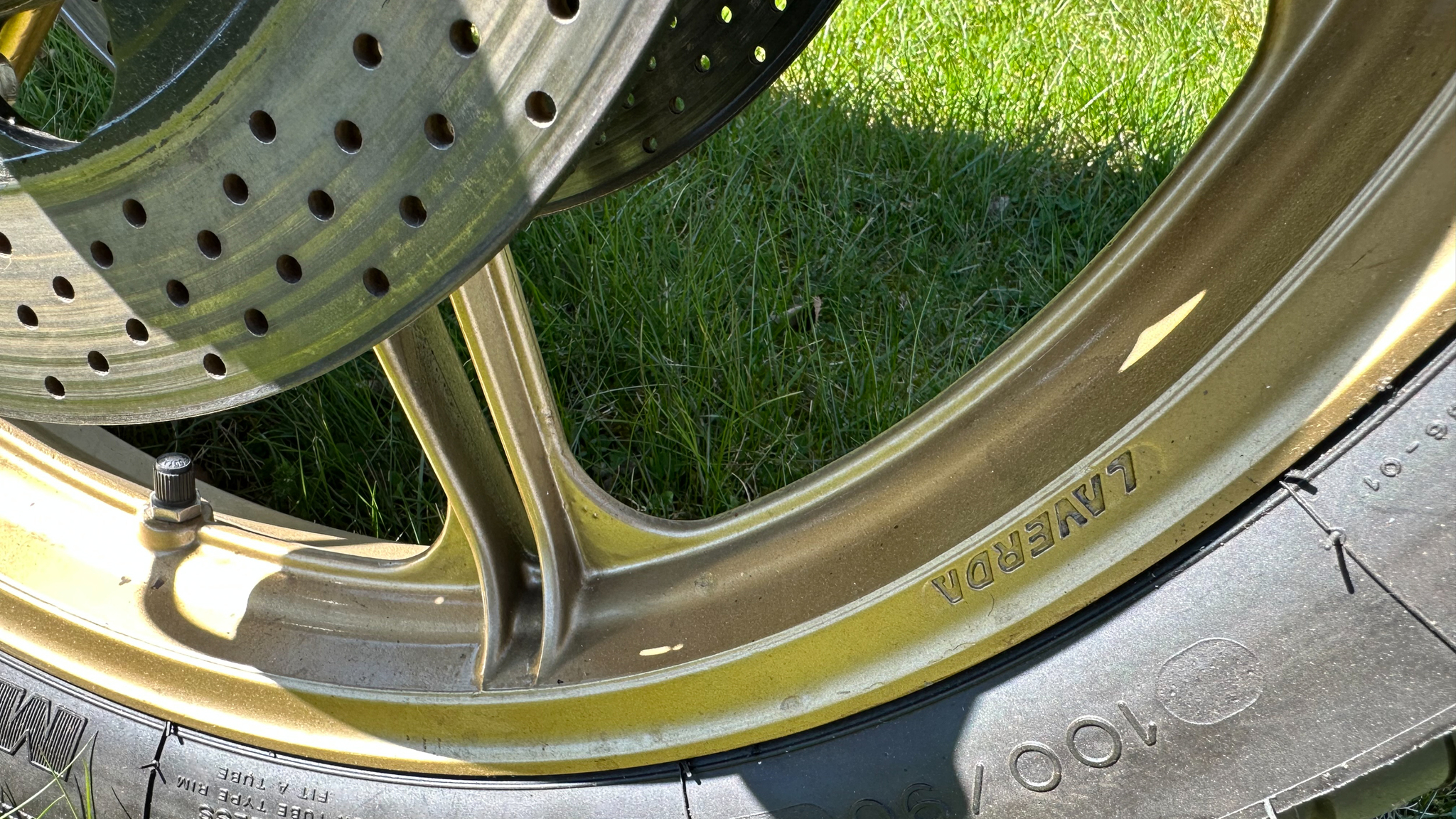 Exteriörbild på 1983 Laverda 1000 RGS (32)