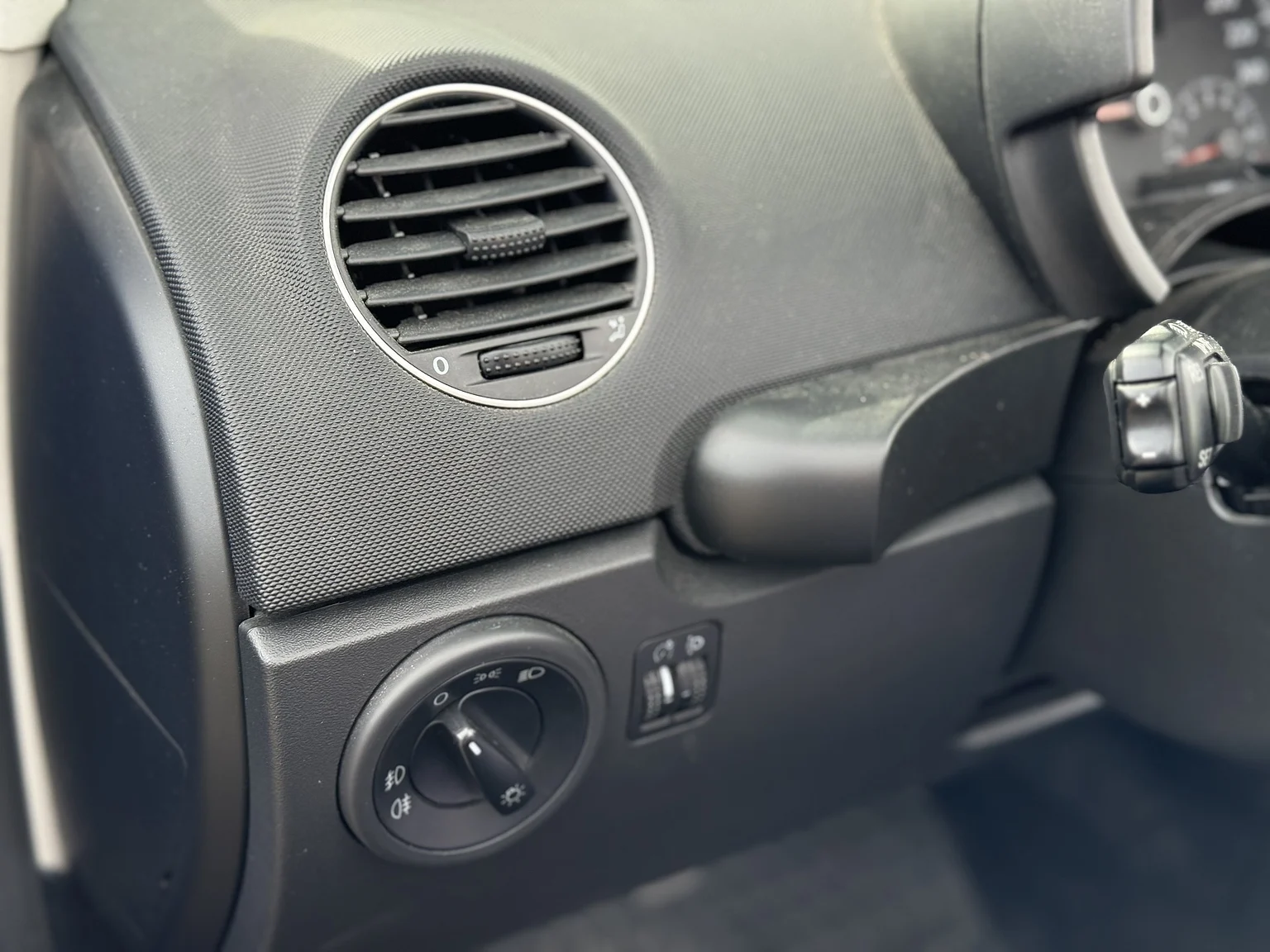 Interior image of 2007 VW Beetle 1600 Cabriolet  (10)