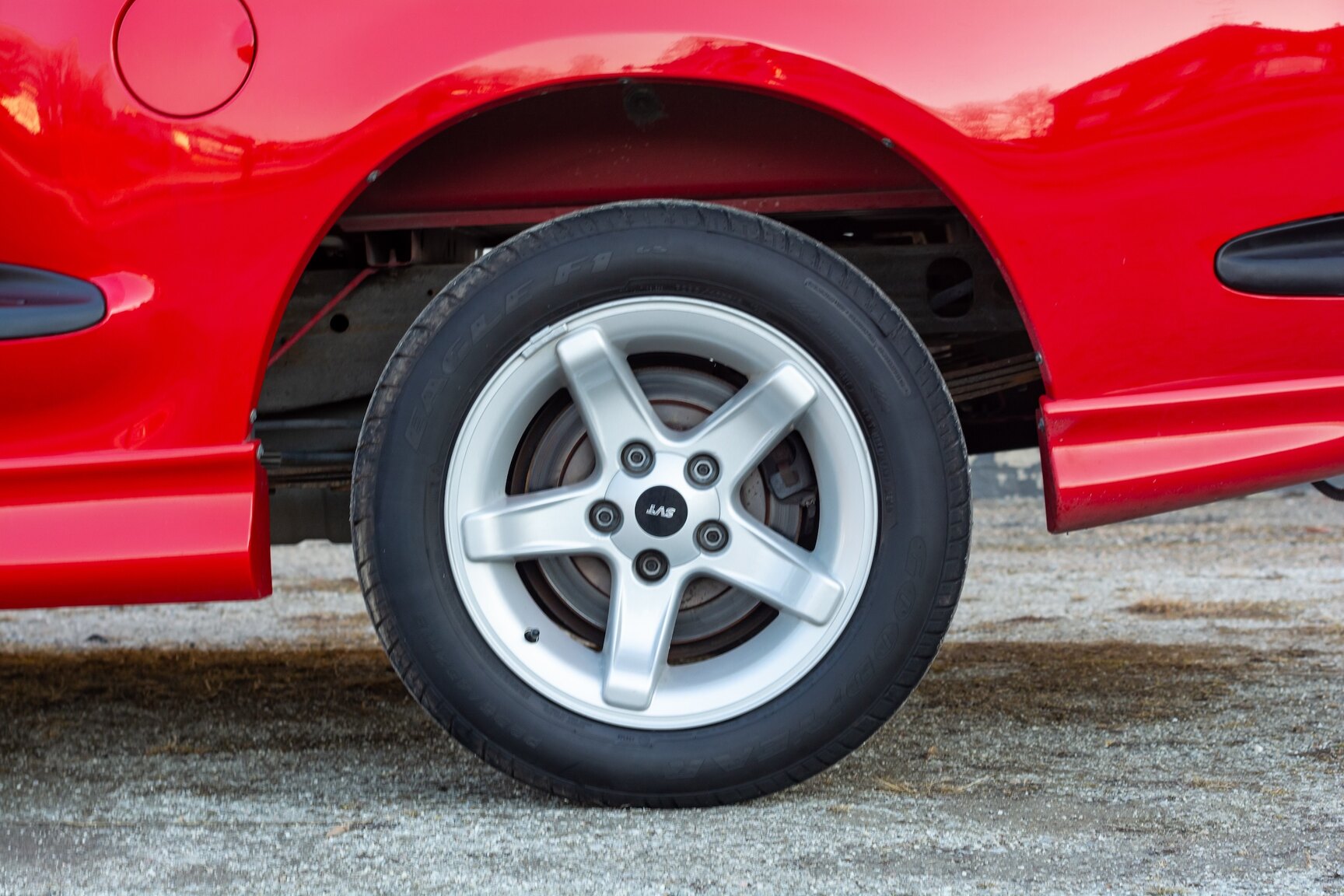 Exteriörbild på 2000 FORD F-150 SVT Lightning
