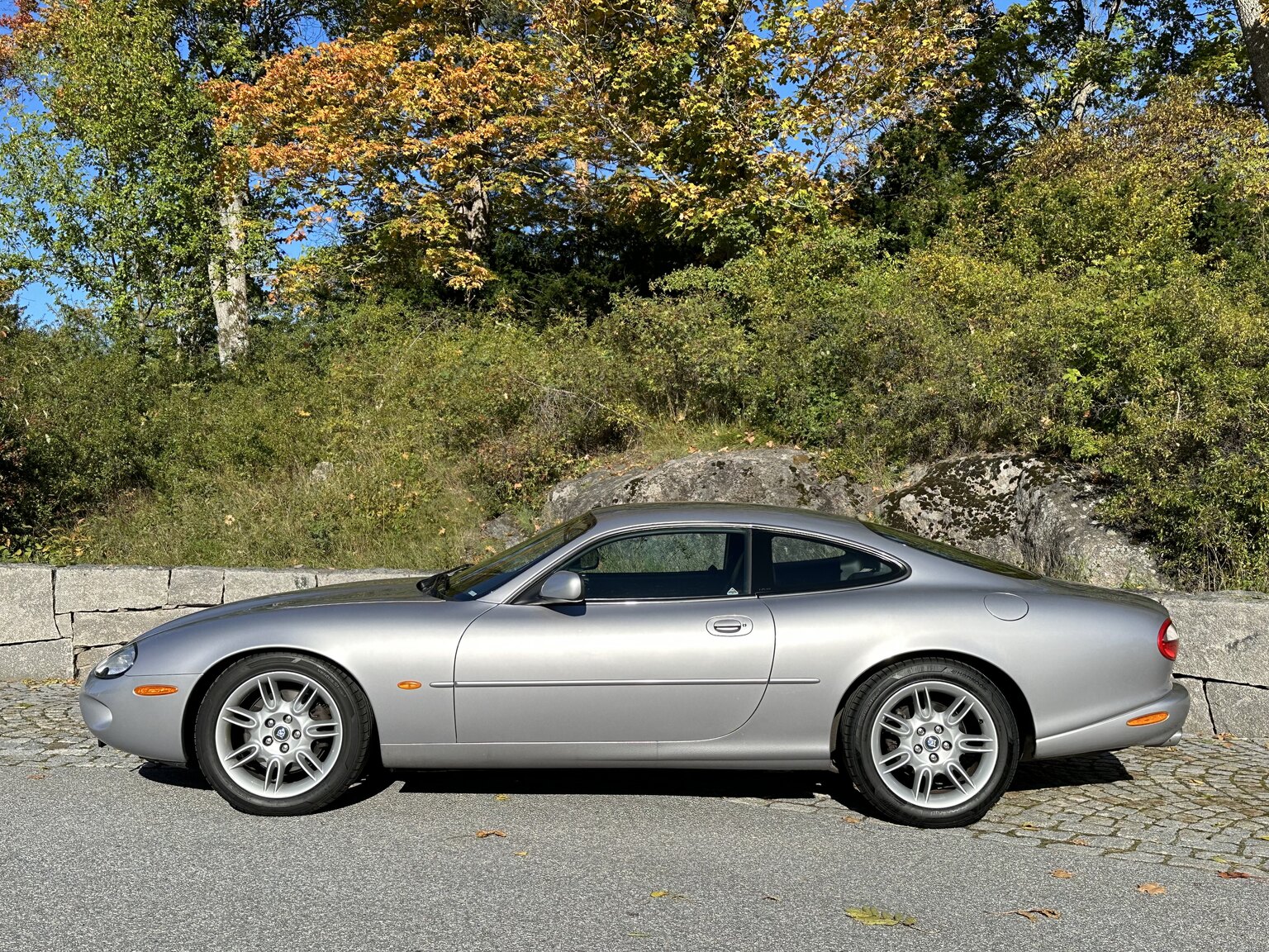 Exteriörbild på 2000 Jaguar XK 8