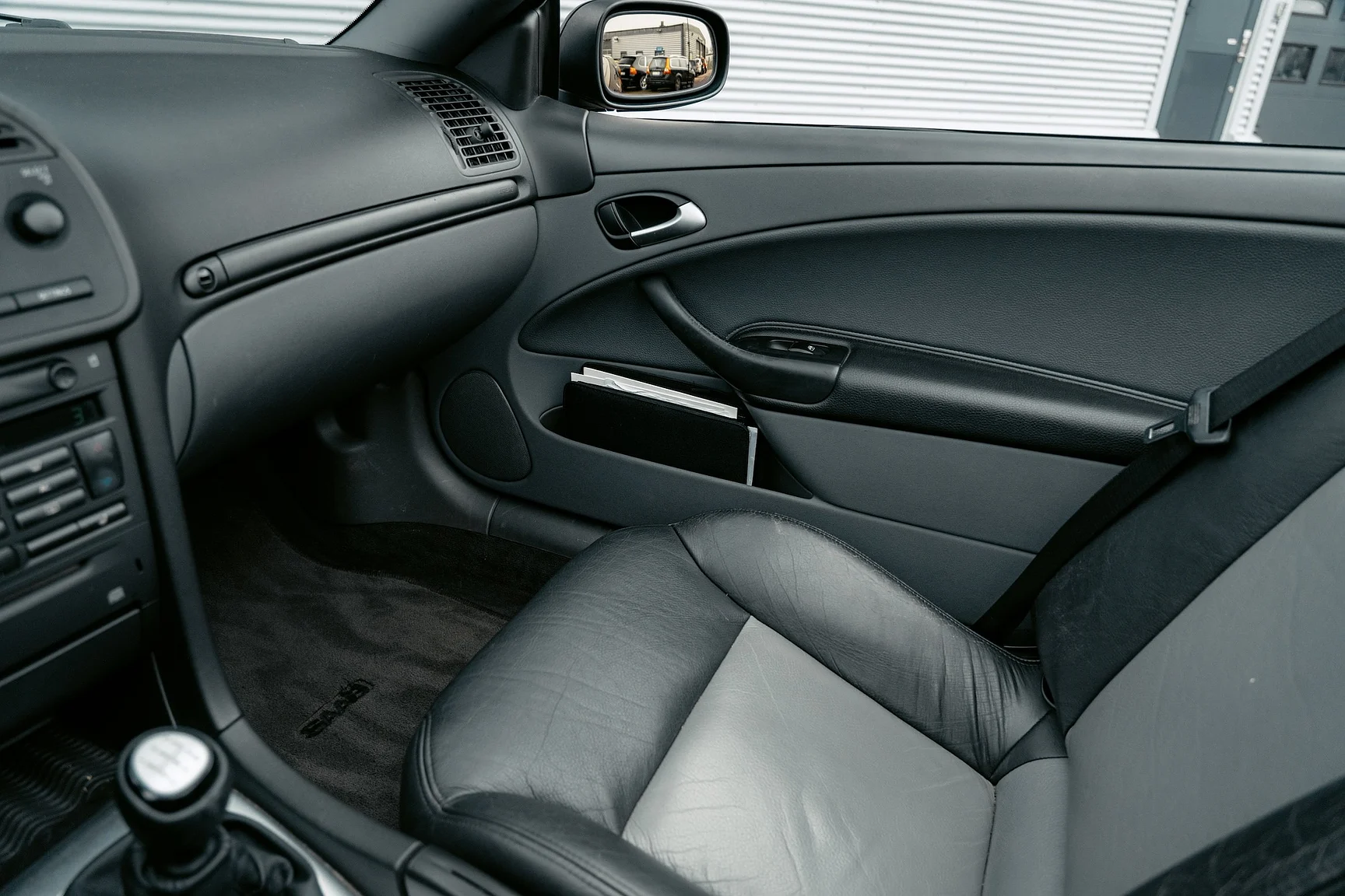 Interiörbild 2004 SAAB 9-3 Aero 2.0T Cabriolet (16)