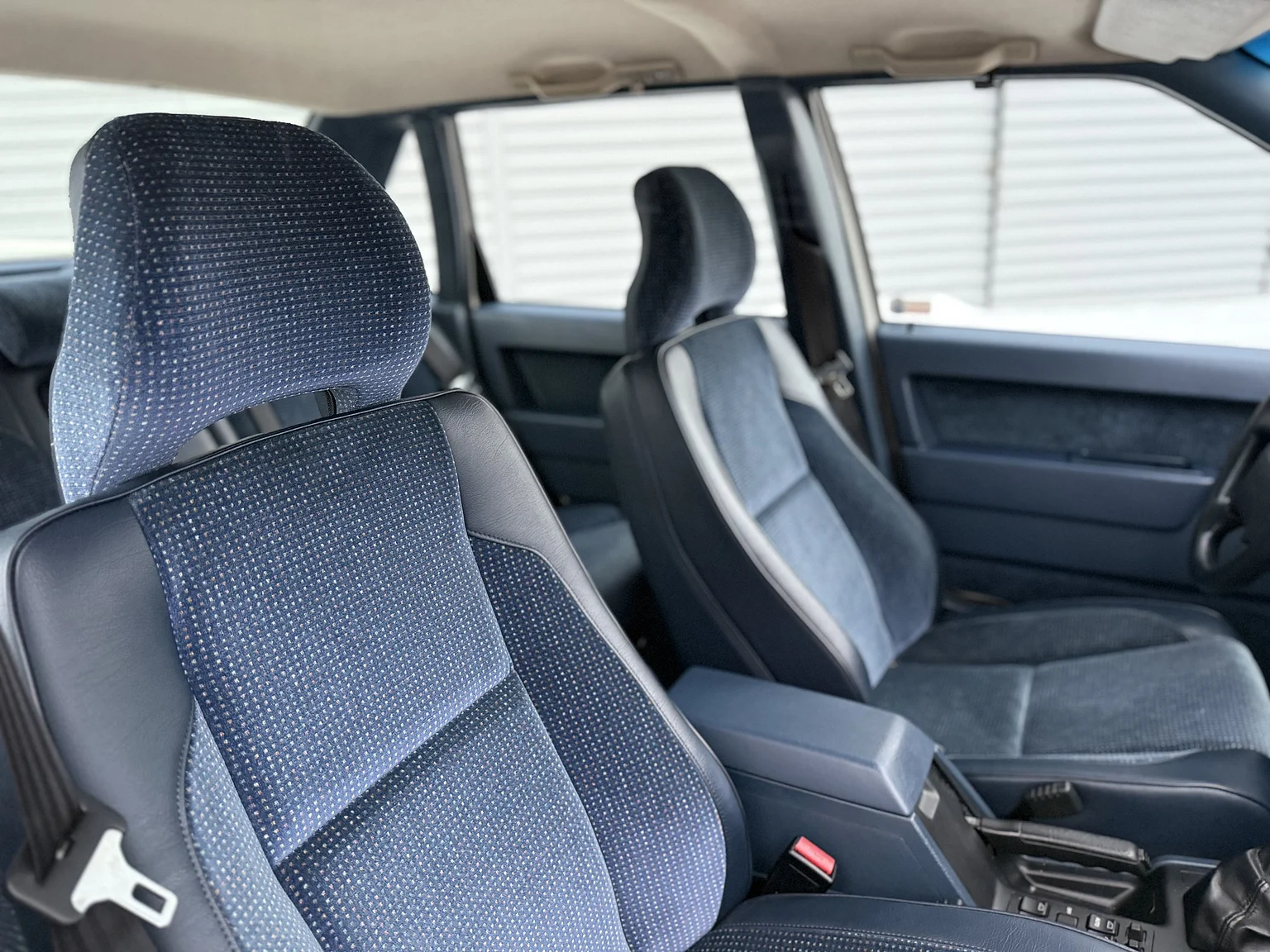 Interior image of 1994 Volvo 850 2.5 SE (33)