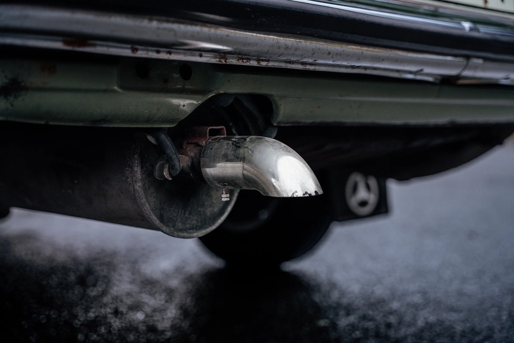 Exterior image of 1975 Mercedes-Benz 240 D 3.0 (50)