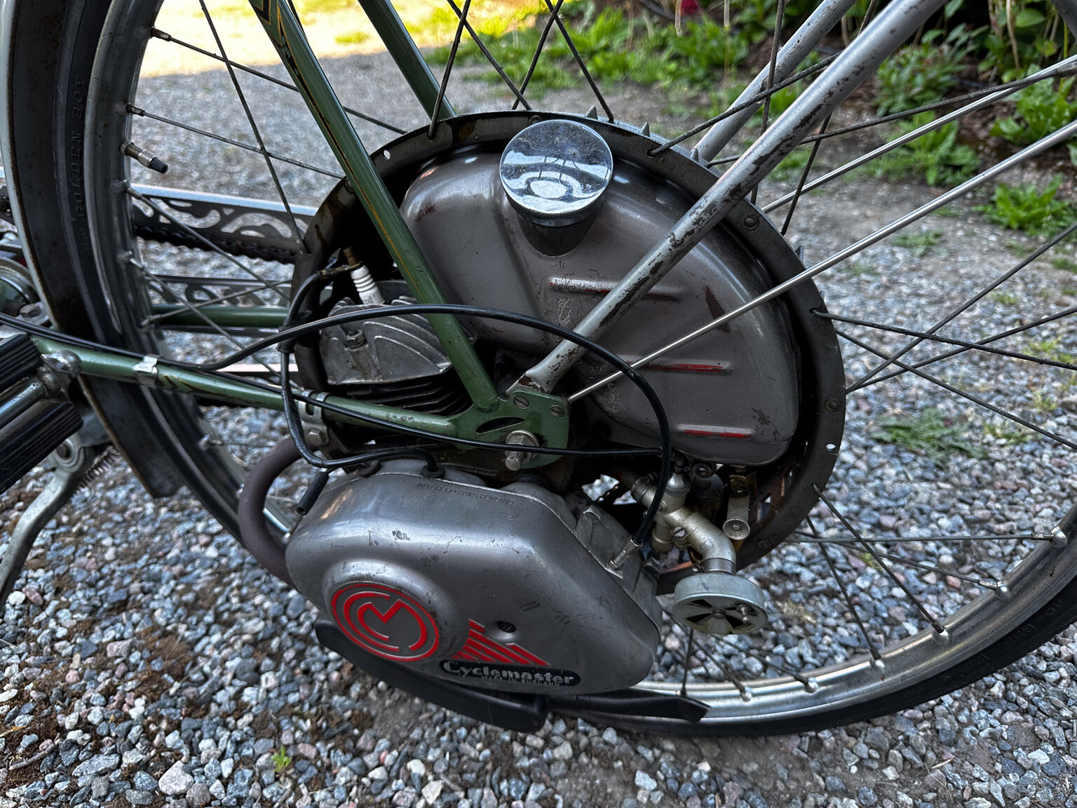 1951 Fux med påhängsmotor, Mekanik