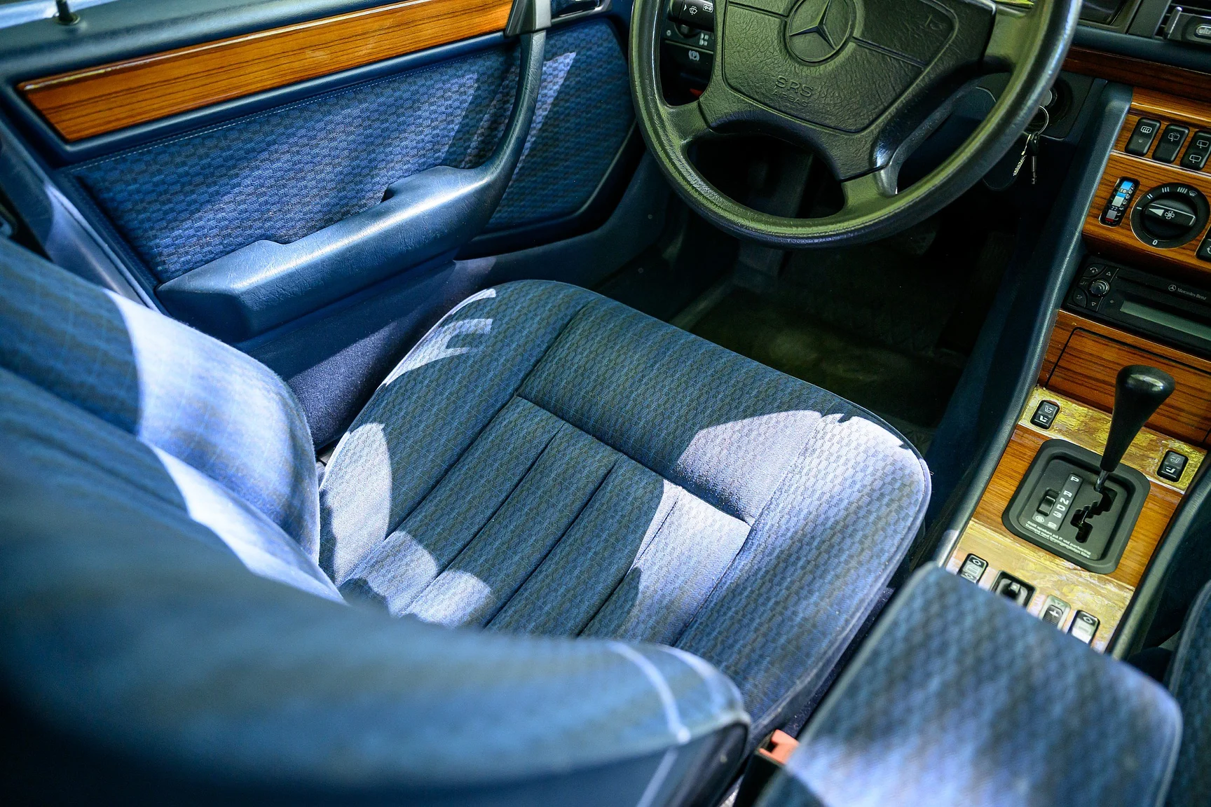 Innenraumfoto von 1992 Mercedes-Benz 300 TE (4)