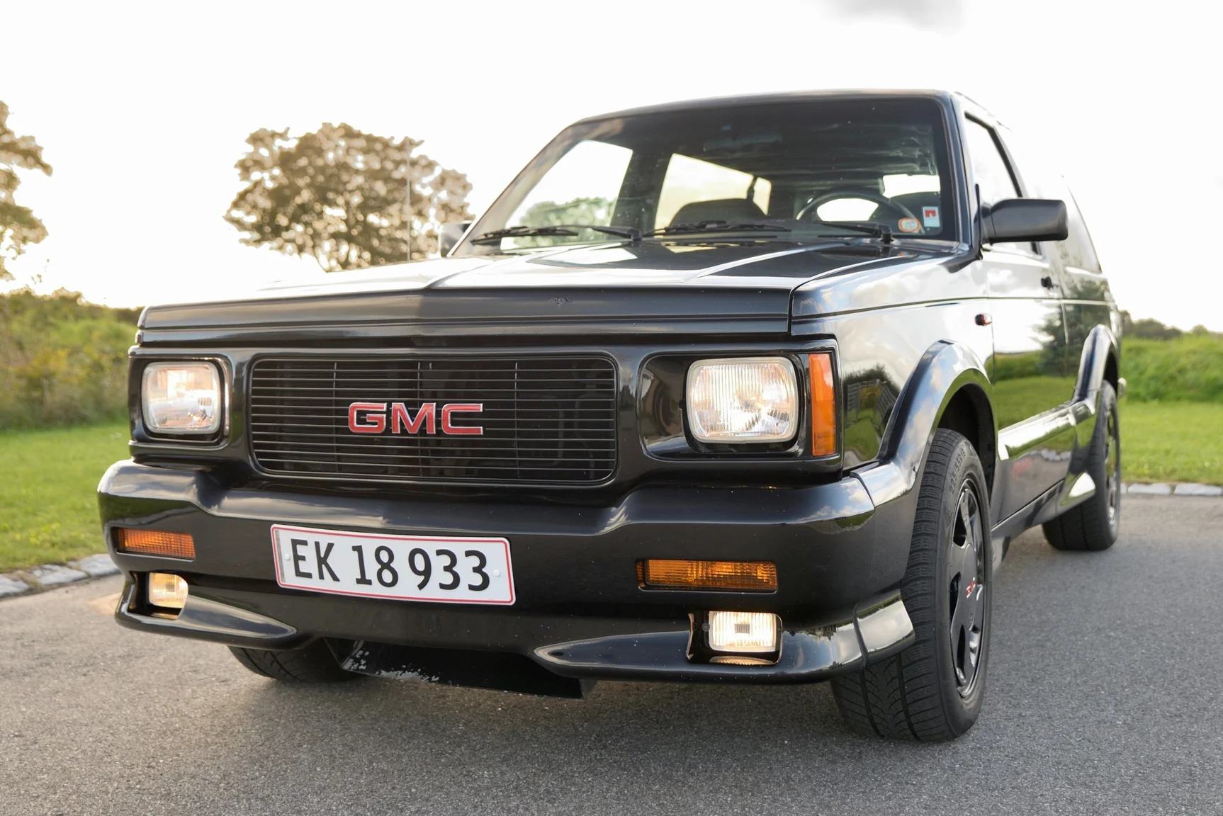 Exteriörbild på 1992 GMC Typhoon (1)