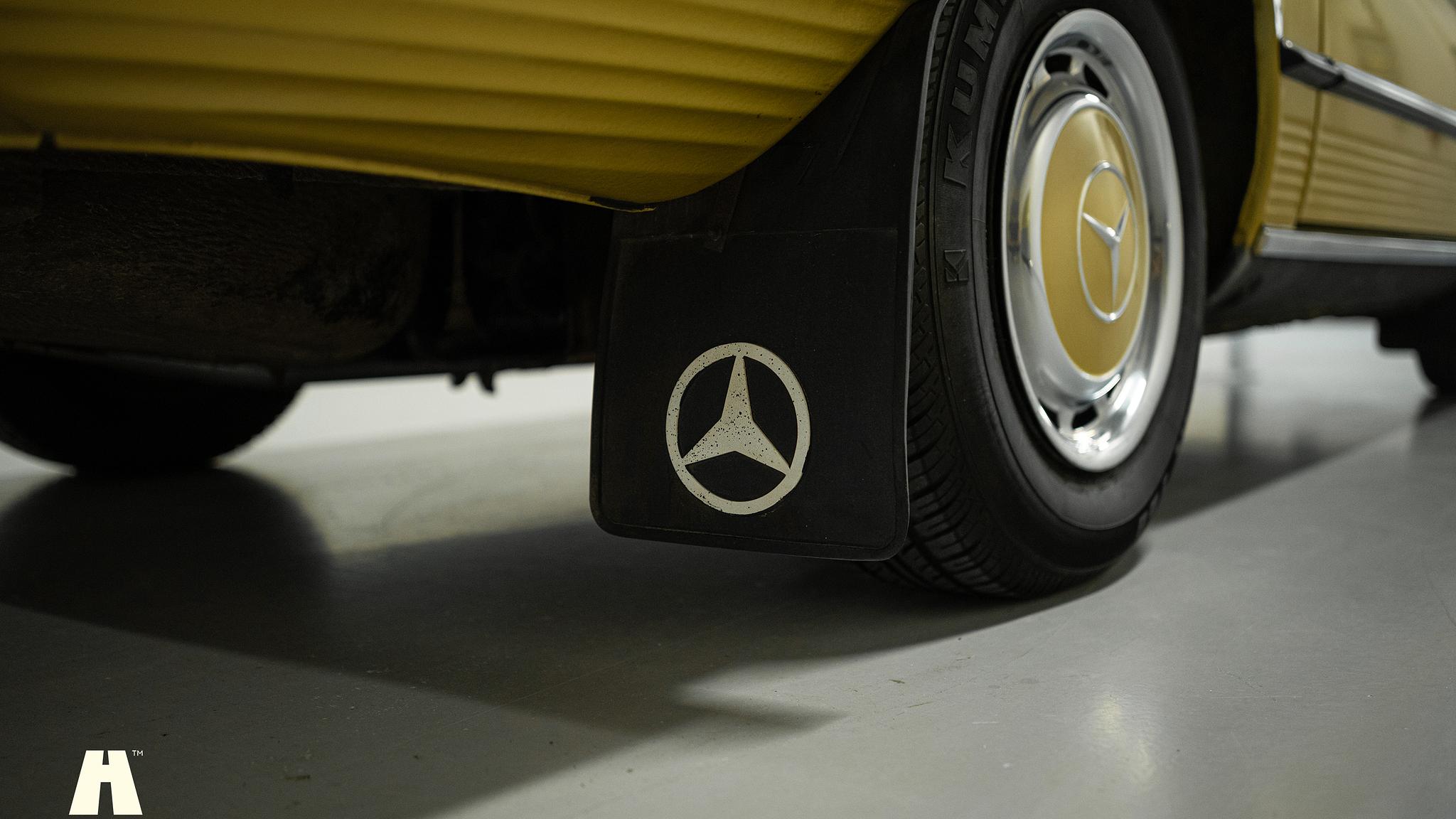 Aussenfoto 1975 Mercedes SL 350