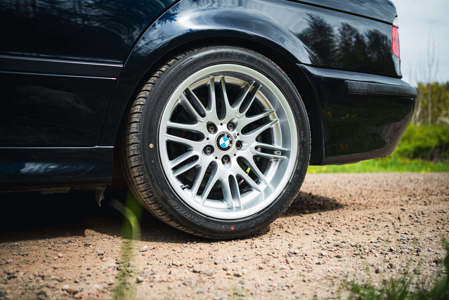 Exterior image of 2000 BMW M5 E39