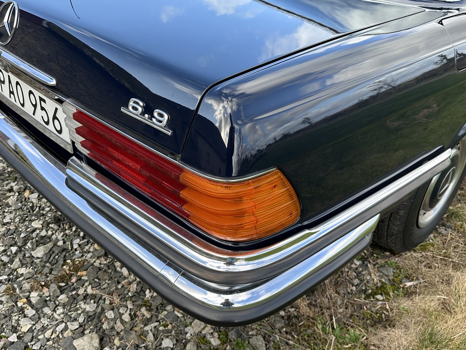 Exterior image of 1975 Mercedes-Benz 450 SEL 6.9 Bepansrad 