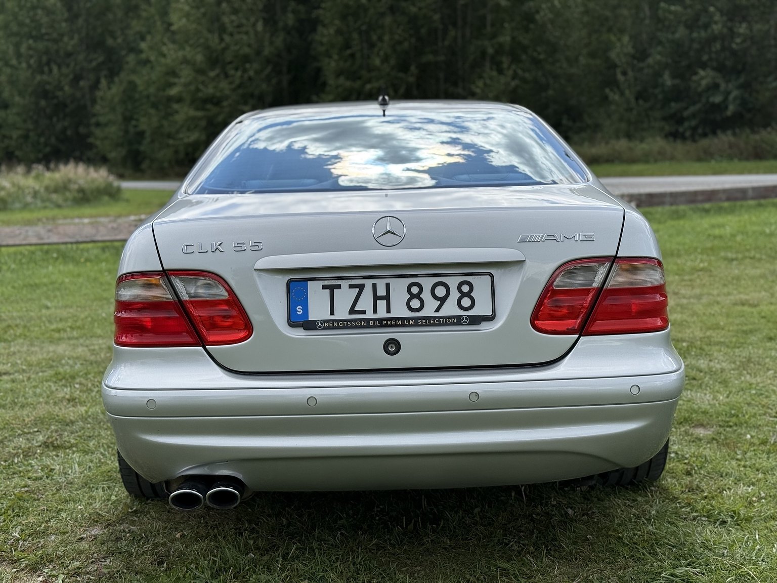 Exterior image of 2000 Mercedes-Benz CLK 55 AMG Coupé