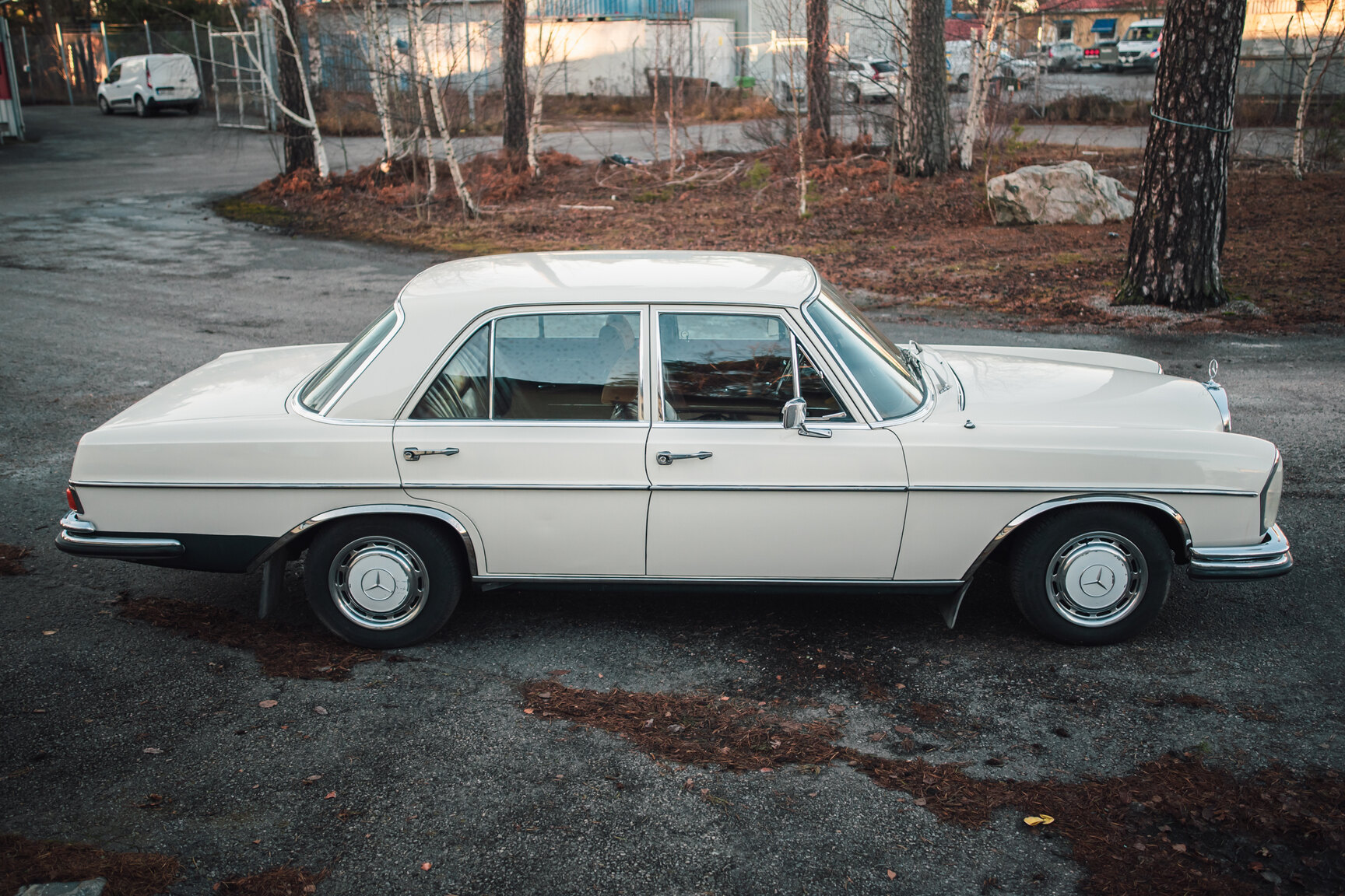 Exterior image of 1967 Mercedes-Benz 250 S