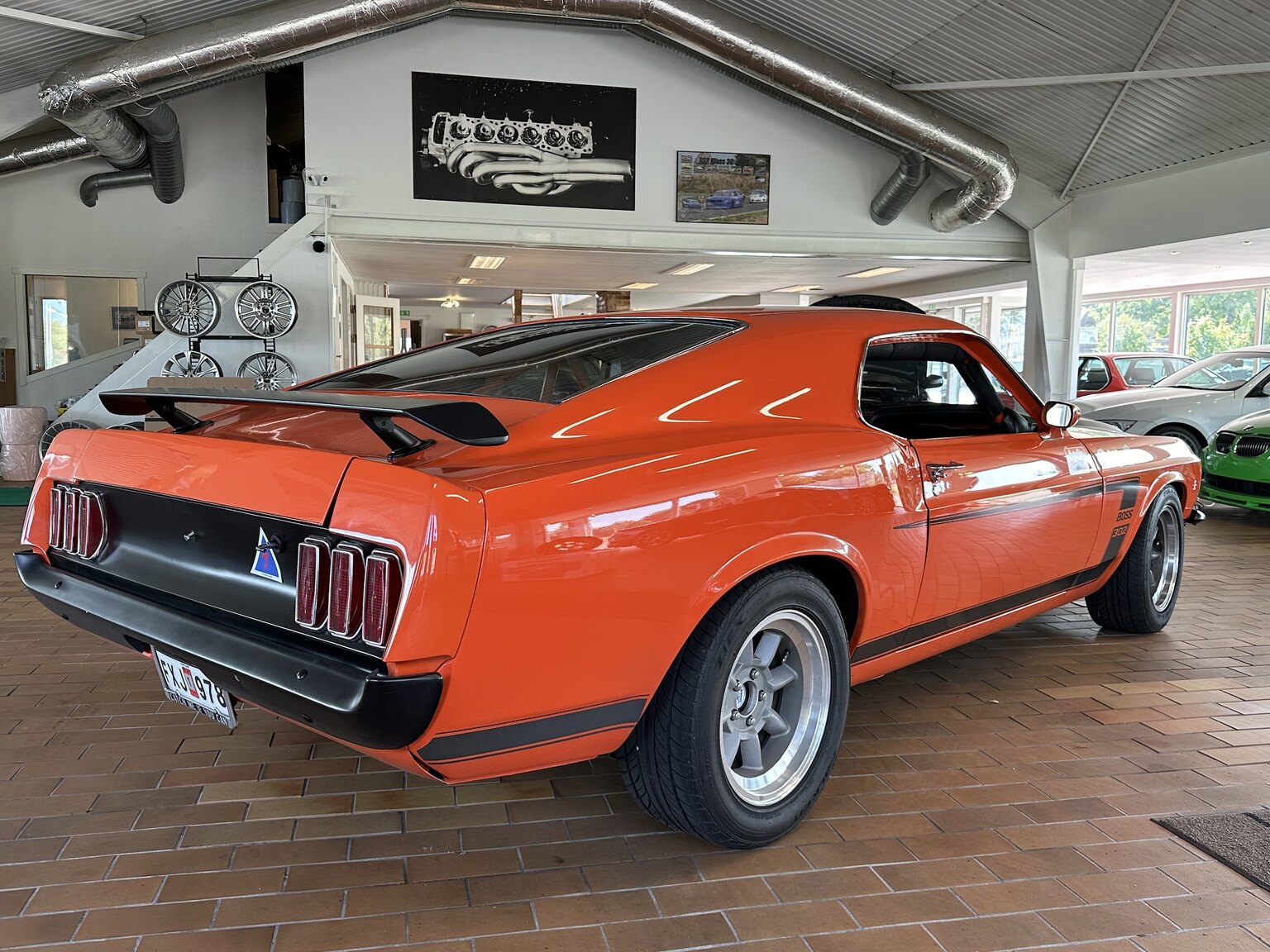 Exteriörbild på 1969 Ford Mustang Fastback Boss Race Car