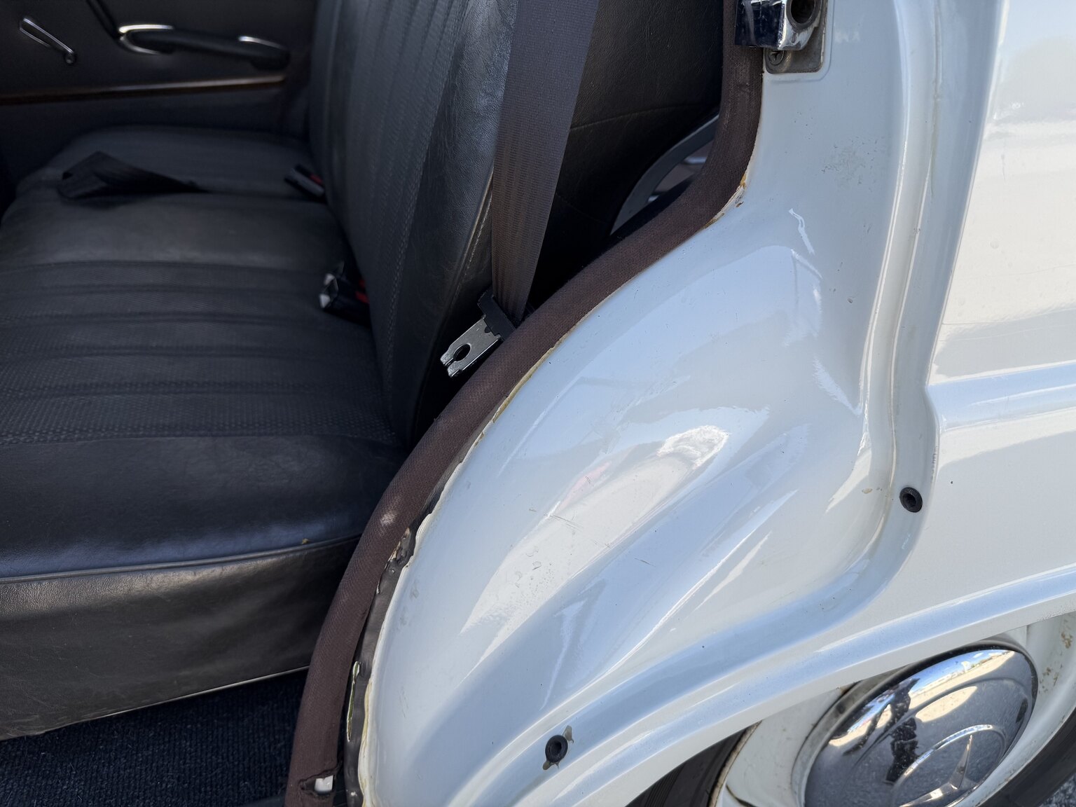 Interior image of 1967 Mercedes-Benz 230 Safari