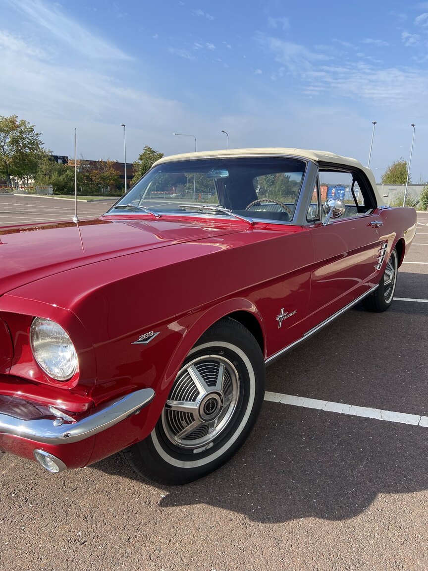 Exteriörbild på 1966 Ford Mustang Convertible
