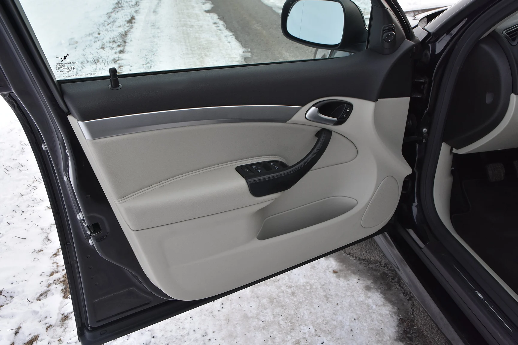 Interior image of 2014 Saab 9-3 Aero Hirsch Edition (59)