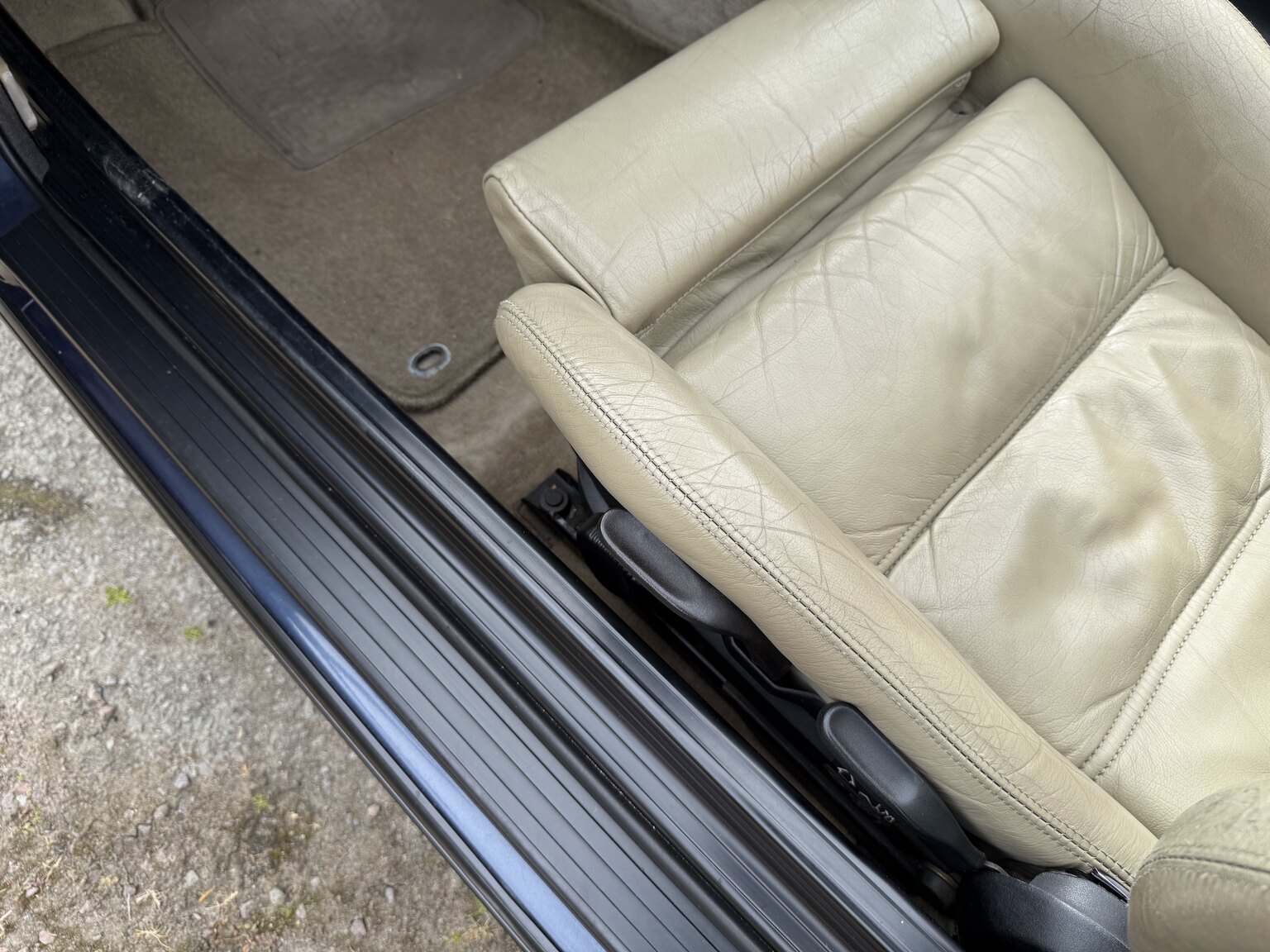 Interior image of 1987 BMW 325i Convertible
