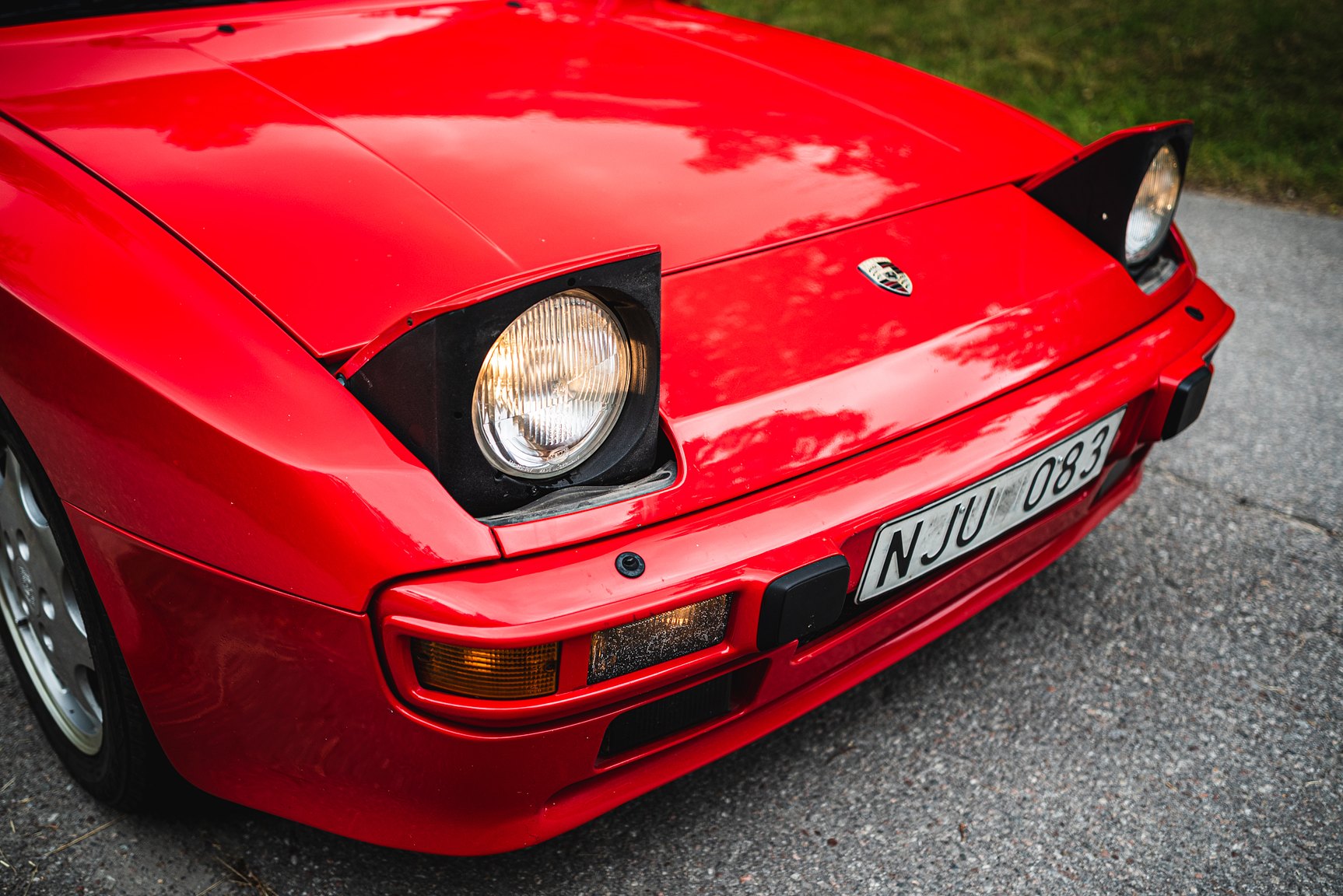 Exterior image of 1988 Porsche 944