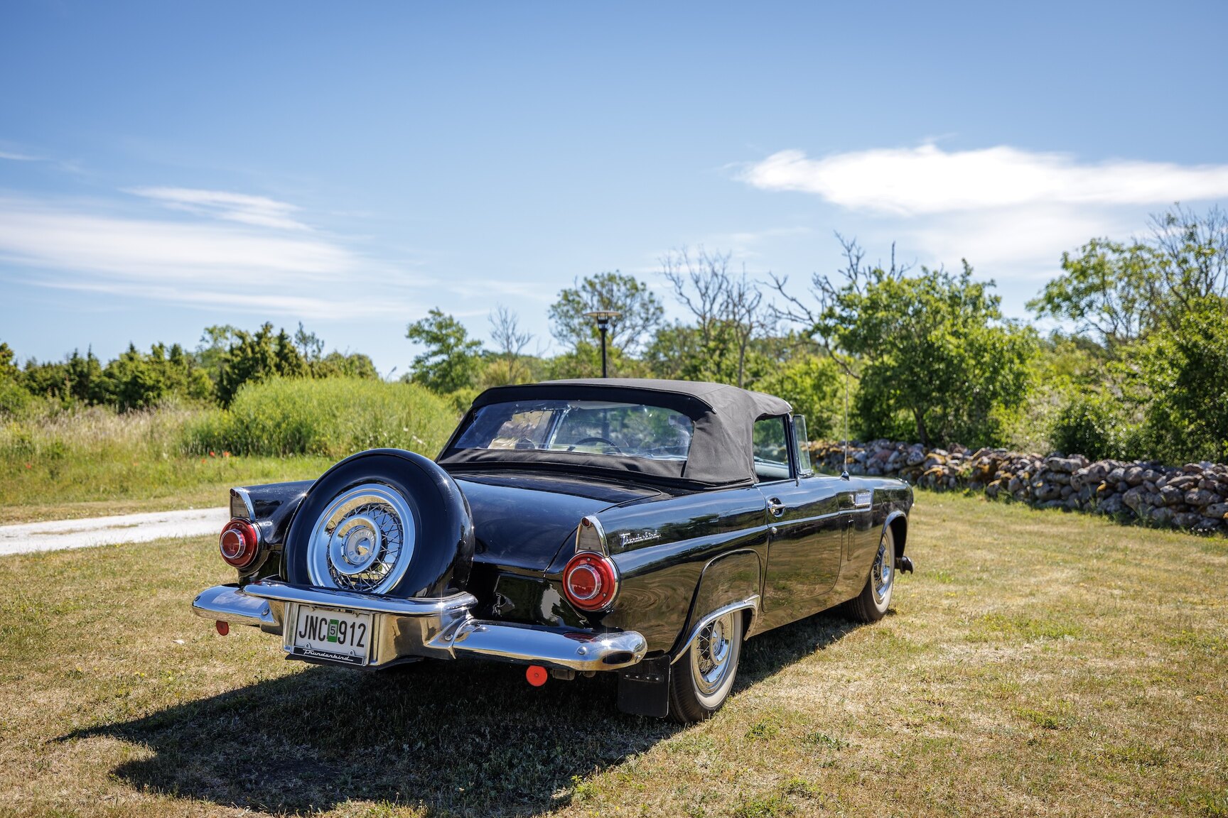Aussenfoto 1956 Ford Thunderbird