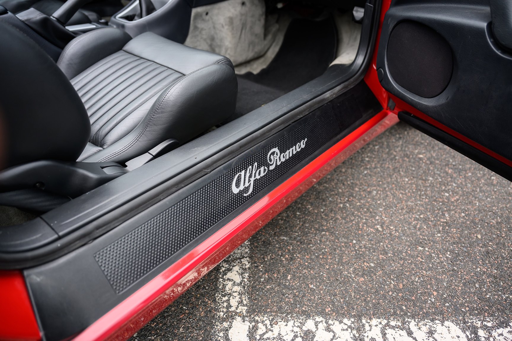 Interior image of 2001 Alfa Romeo Spider 3.0 V6