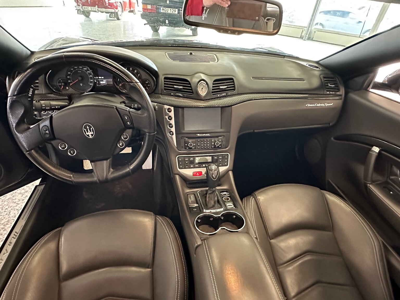 Interiörbild 2016 Maserati Grancabrio (7)