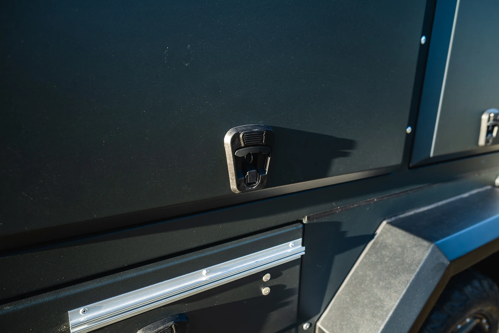 Exterior image of 2020 Northea Camper Expedition Volkswagen Amarok (88)