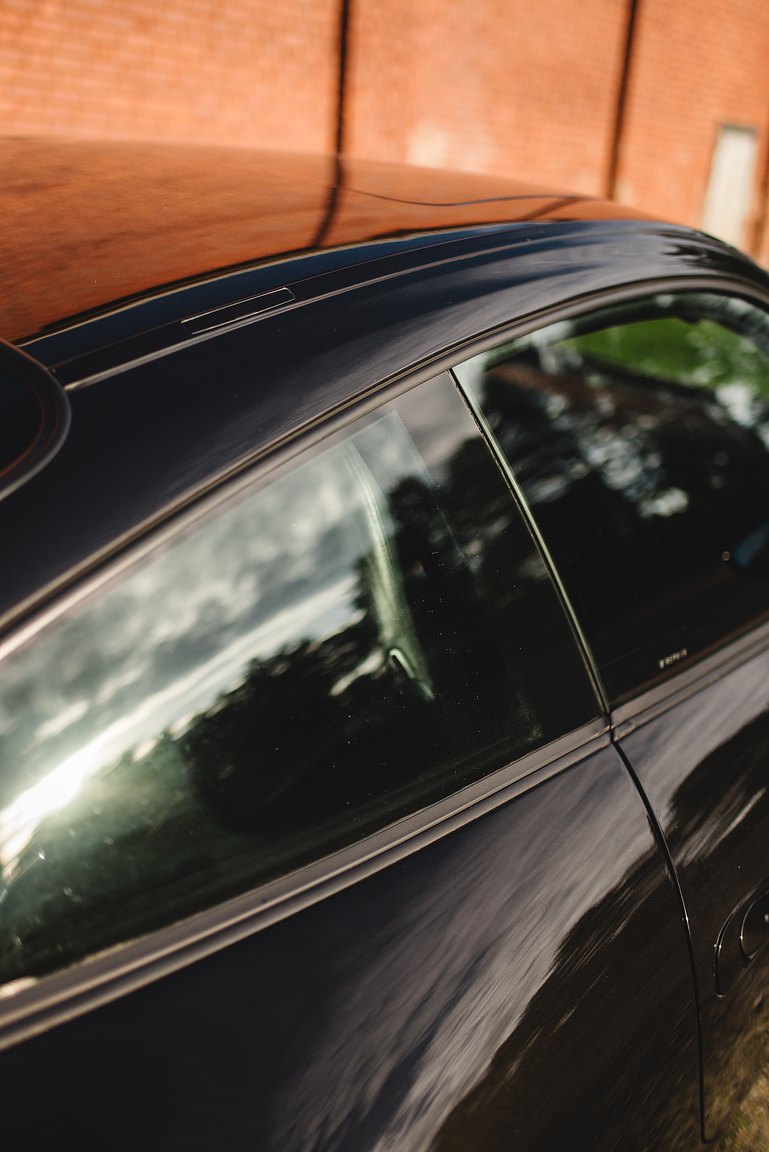Exterior image of 1998 Porsche 996 Carrera 