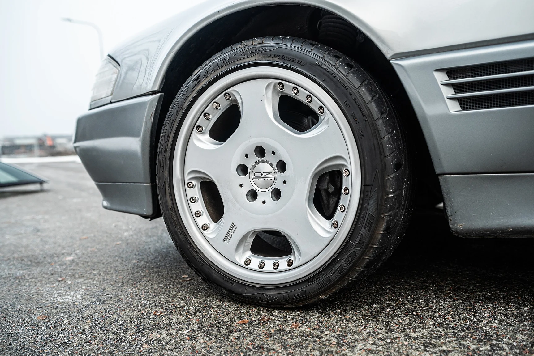 Exteriörbild på 1993 Mercedes-Benz 600 SL (32)