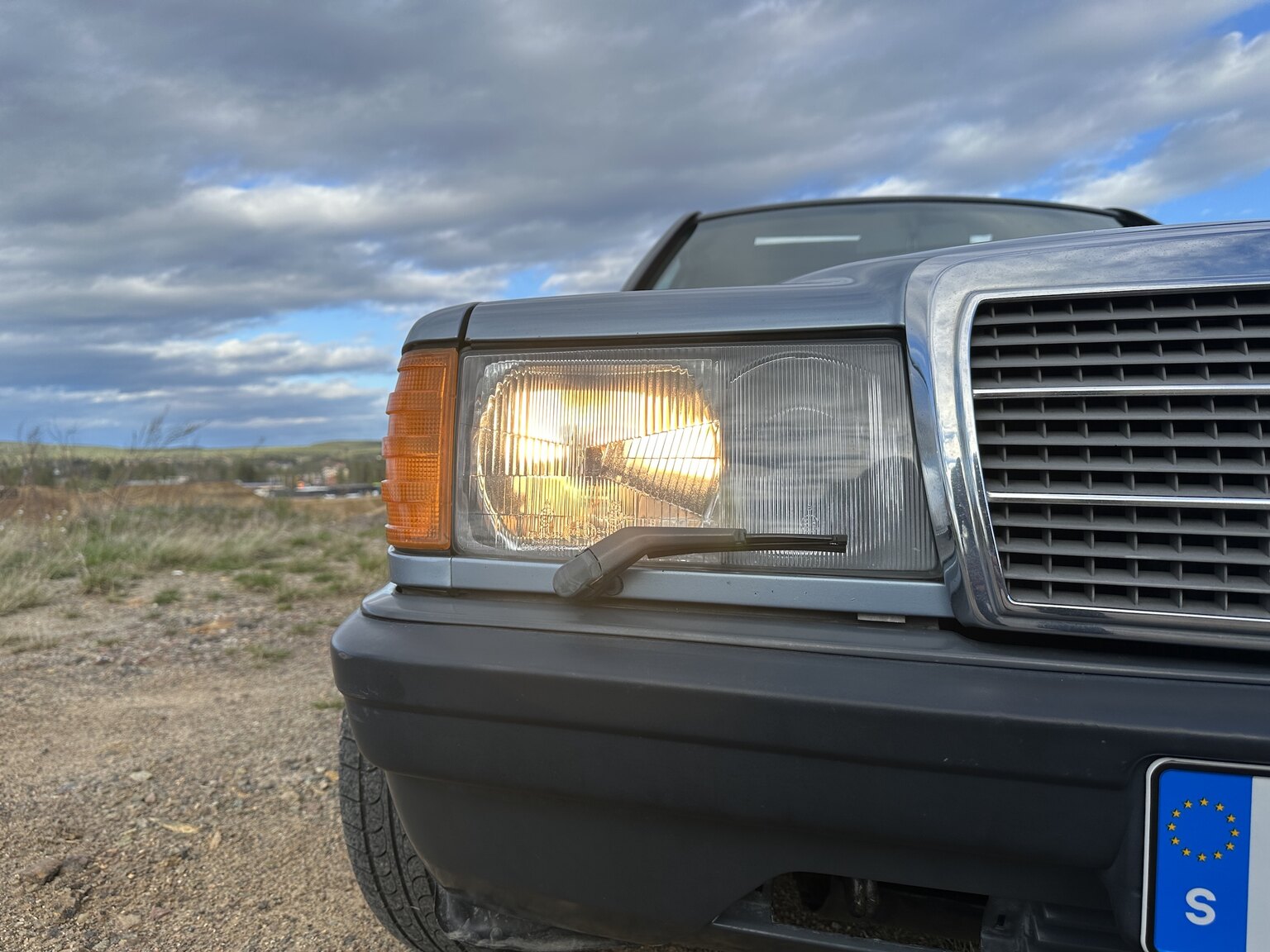 Exterior image of 1988 Mercedes-Benz 190 E