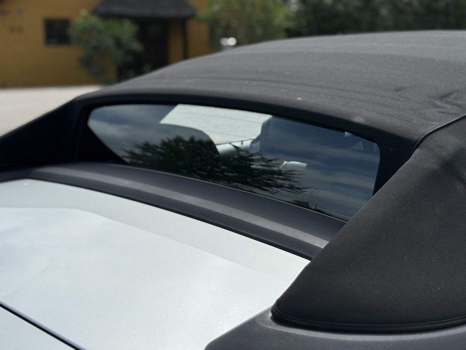 Exterior image of 2004 BMW 645Ci Convertible