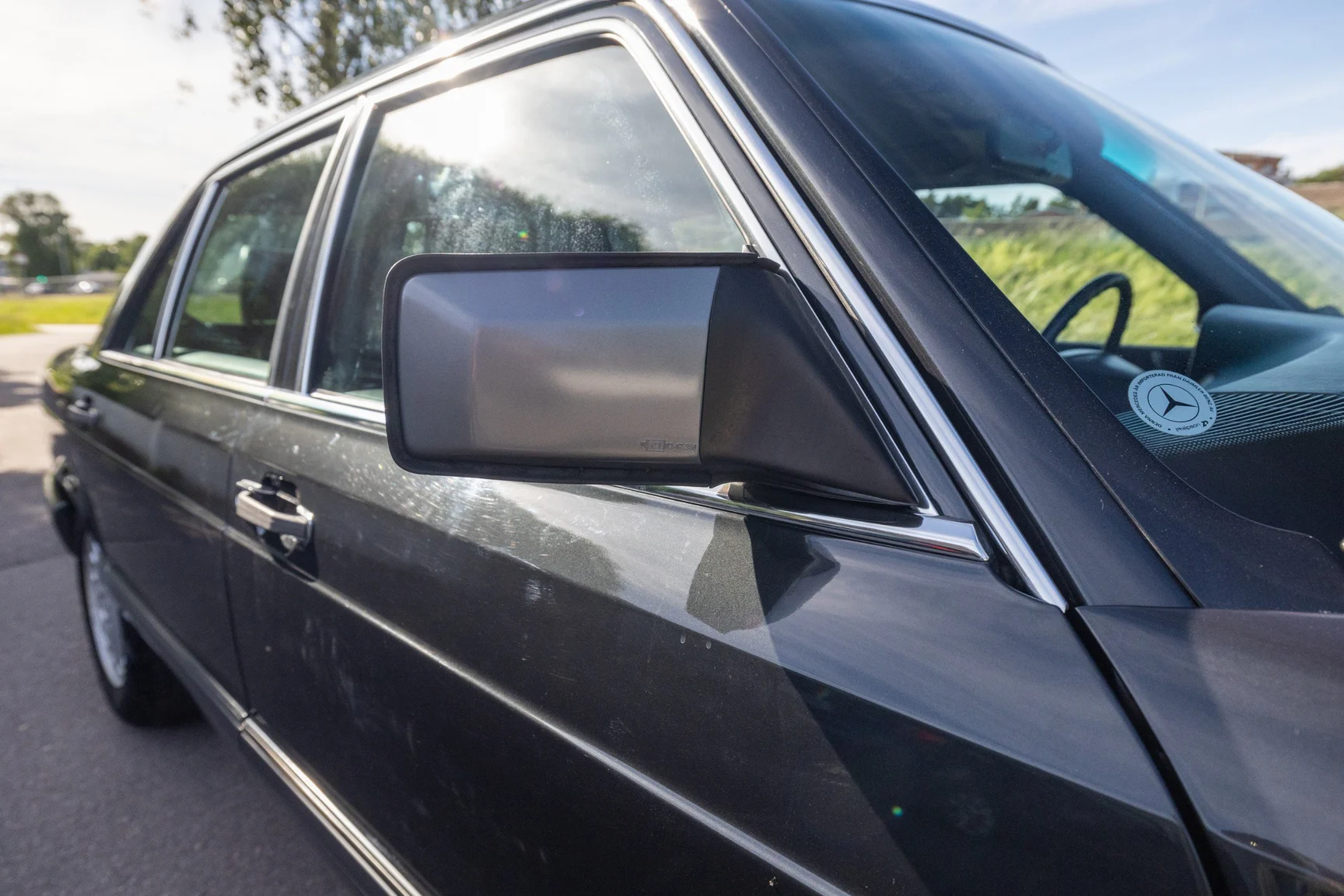Exteriörbild på 1989 Mercedes-Benz 560 SEL (31)