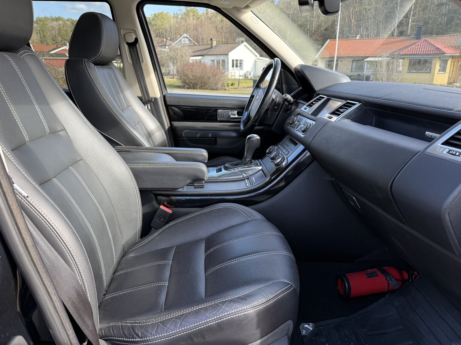 Interiörbild 2012 Land Rover Range Rover Sport V8